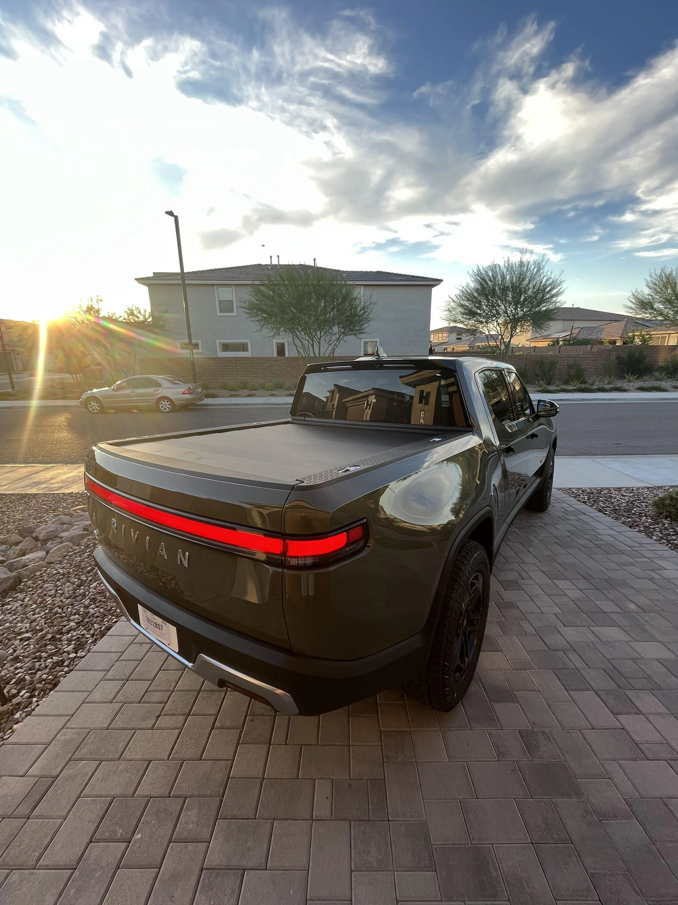 Rivian R1T R1S LAUNCH GREEN R1T Photos 8a32e16d-a56e-430e-bcdc-66f14406398c-jpeg
