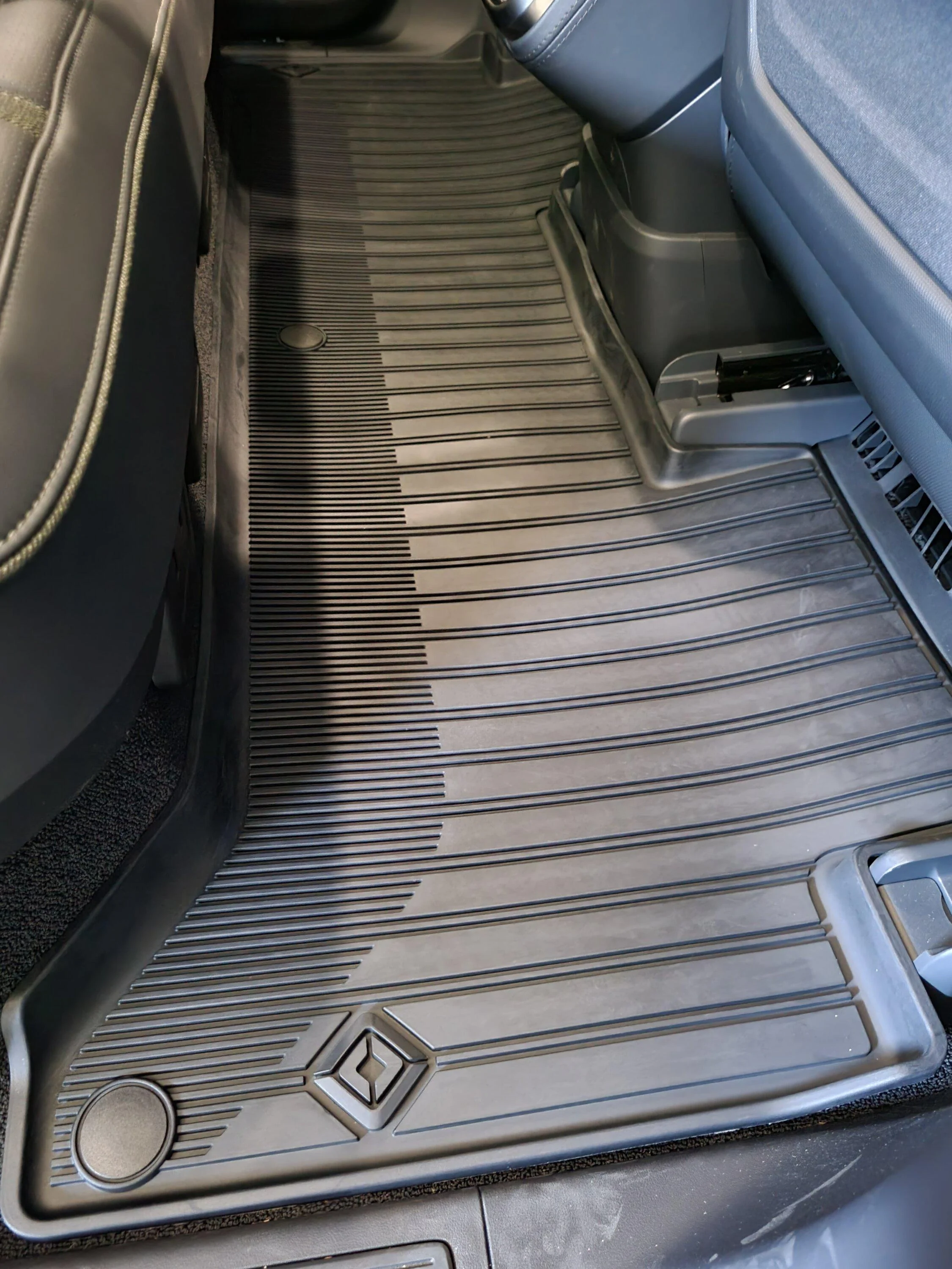 Rivian R1T R1S My floor mats finally shipped 20220930_163748
