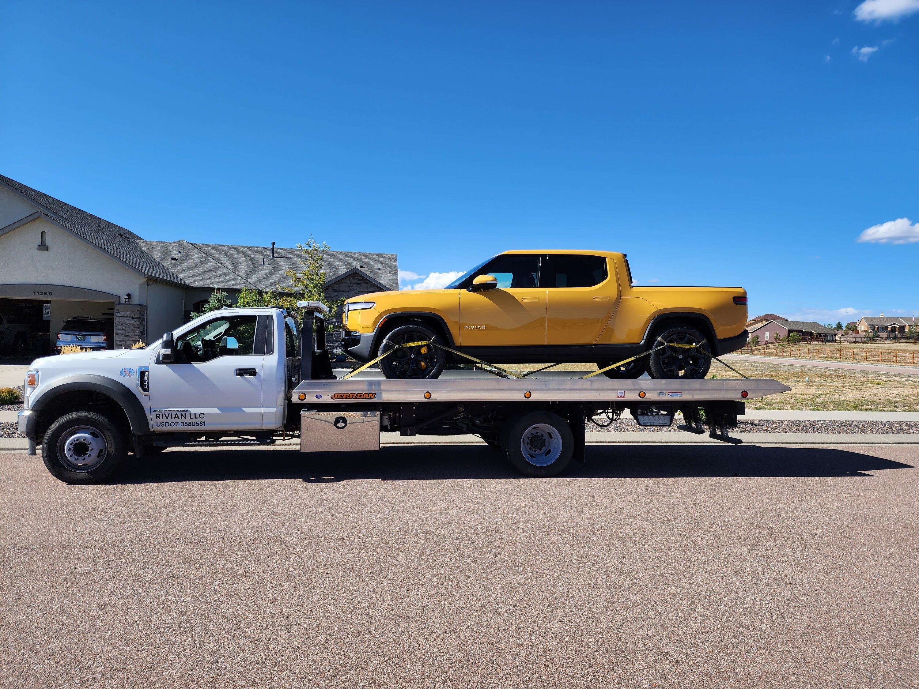 Rivian R1T R1S Colorado Checking In Trailer Delivery 2