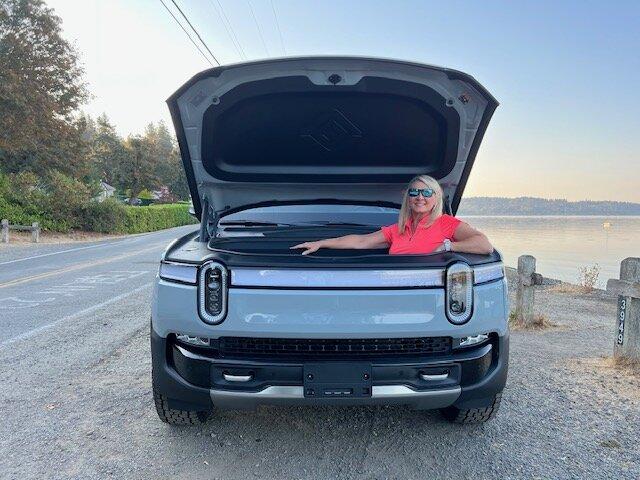 Rivian R1T R1S Limestone Launch Edition R1S Delivered: Impressions & Photos image12
