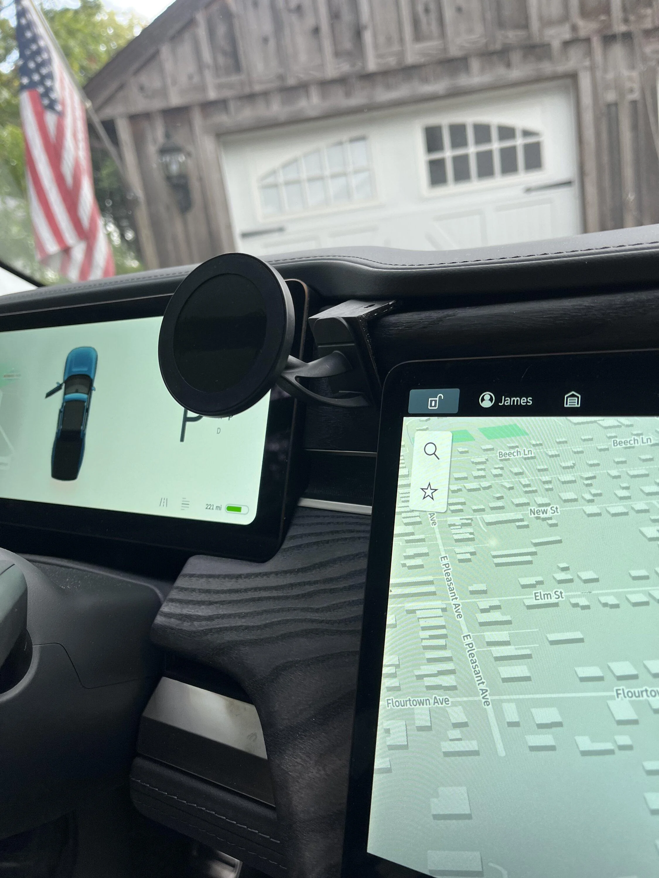 Rivian R1T R1S Mounting a cell phone.  Has anyone done it? BAC772B9-21DA-4A1B-A3EC-41B8F1539E0C