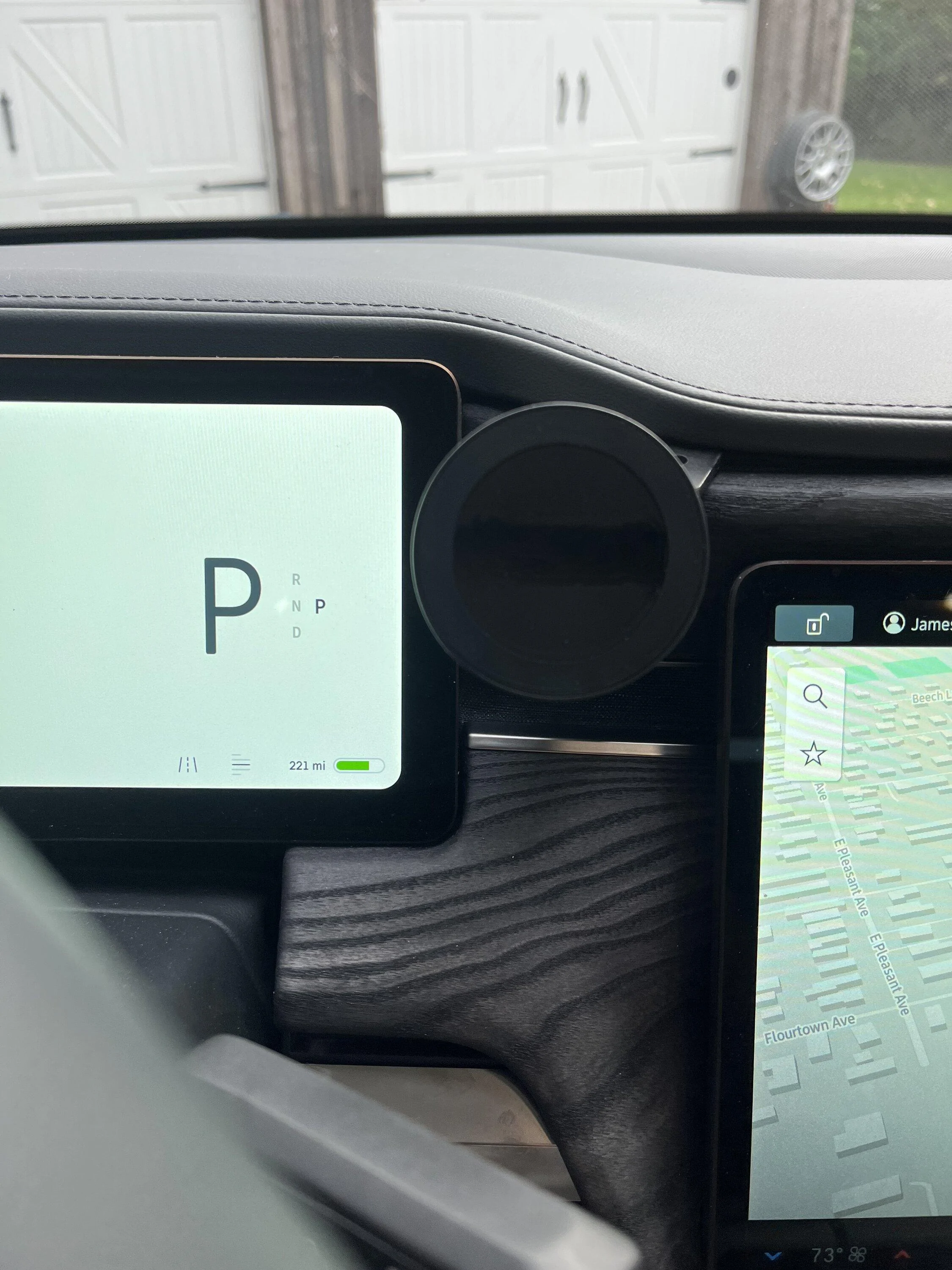 Rivian R1T R1S Mounting a cell phone.  Has anyone done it? 583D7BDA-8CB3-4B62-807D-CF4B96548863