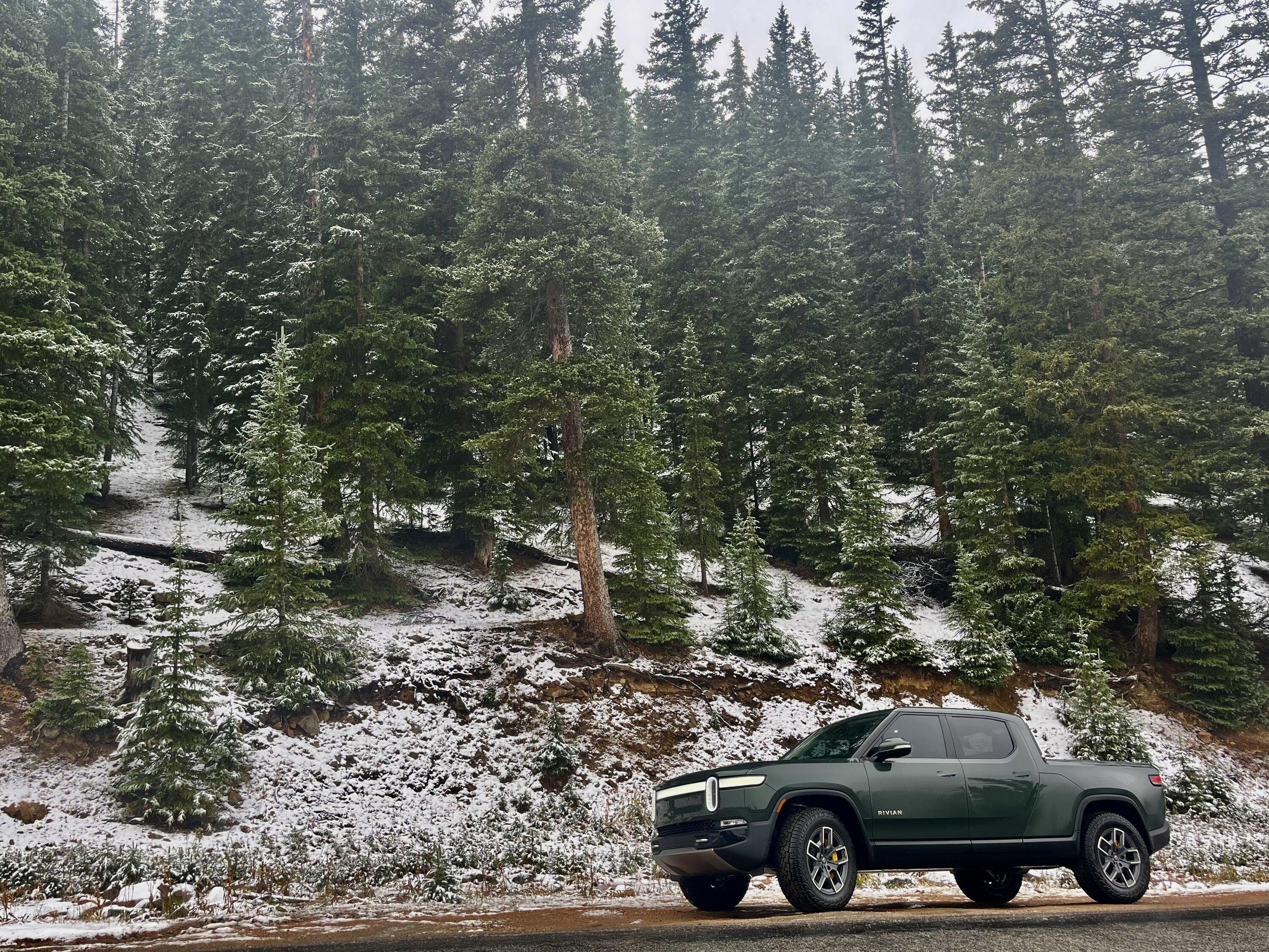 Rivian R1T R1S FOREST GREEN R1T Photos 48EDC318-B793-420D-8A55-6F63FD680A49