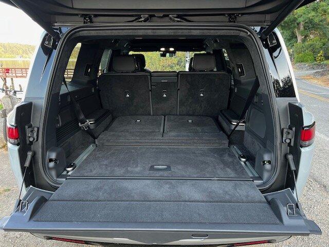 Rivian R1T R1S ? LIMESTONE R1S  Photos image2-jpe