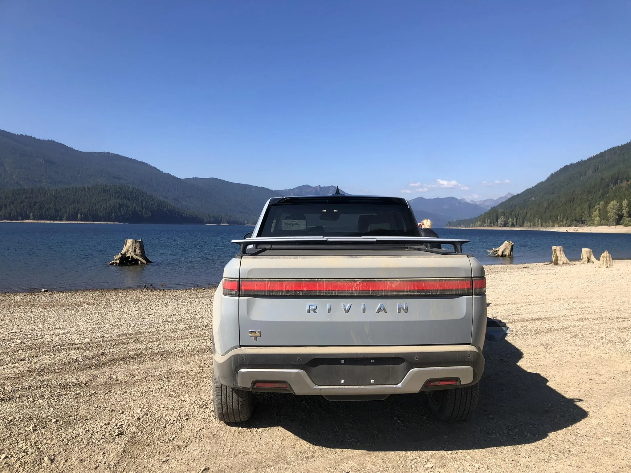 Rivian R1T R1S R1T Snoqualmie Pass Area Radventures Lake3