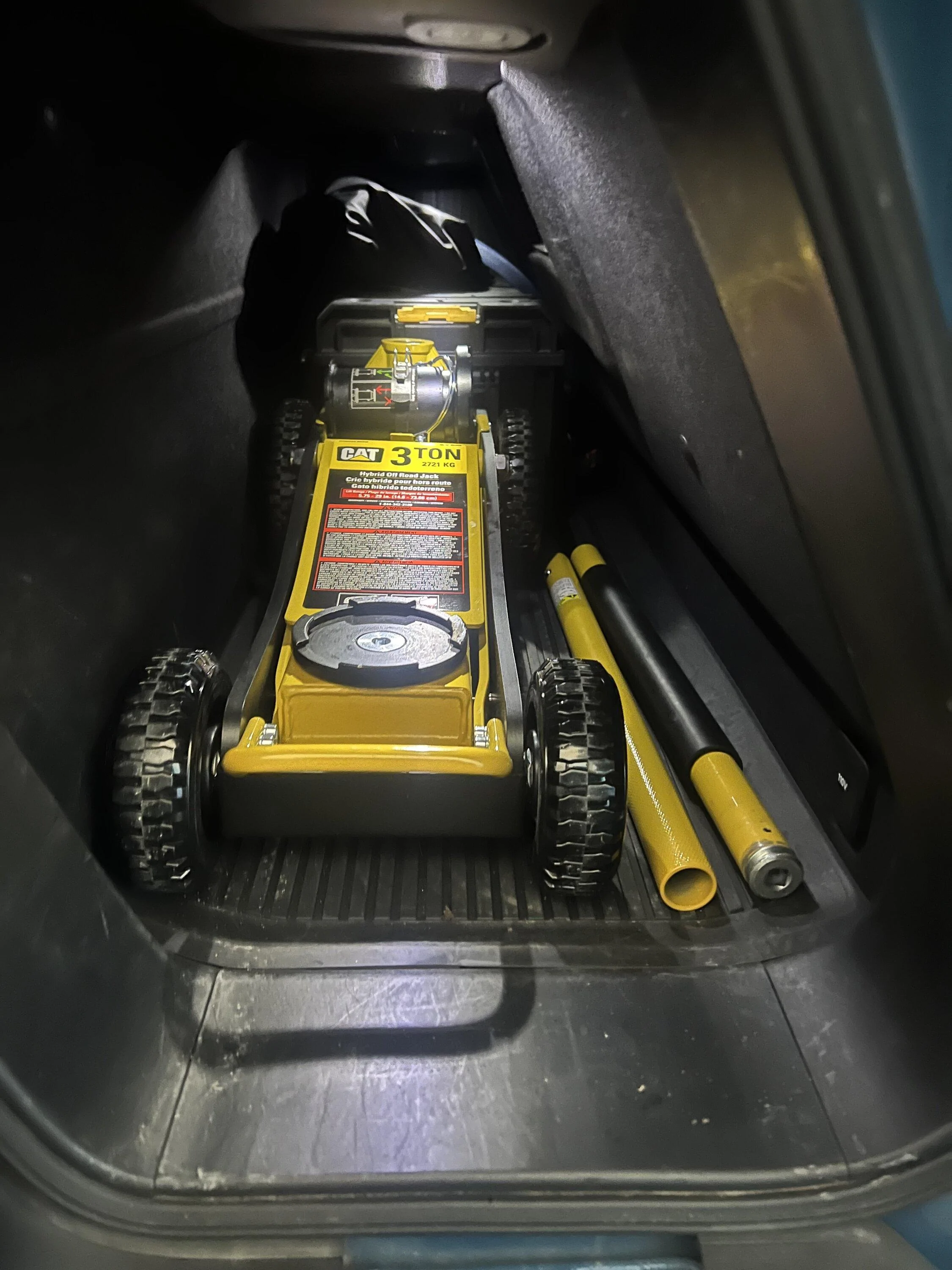 Rivian R1T R1S CAT Off-Road Jack for my R1T (fit in gear tunnel & tested) 454FB731-4C77-42EC-83E8-8CC3343E5602