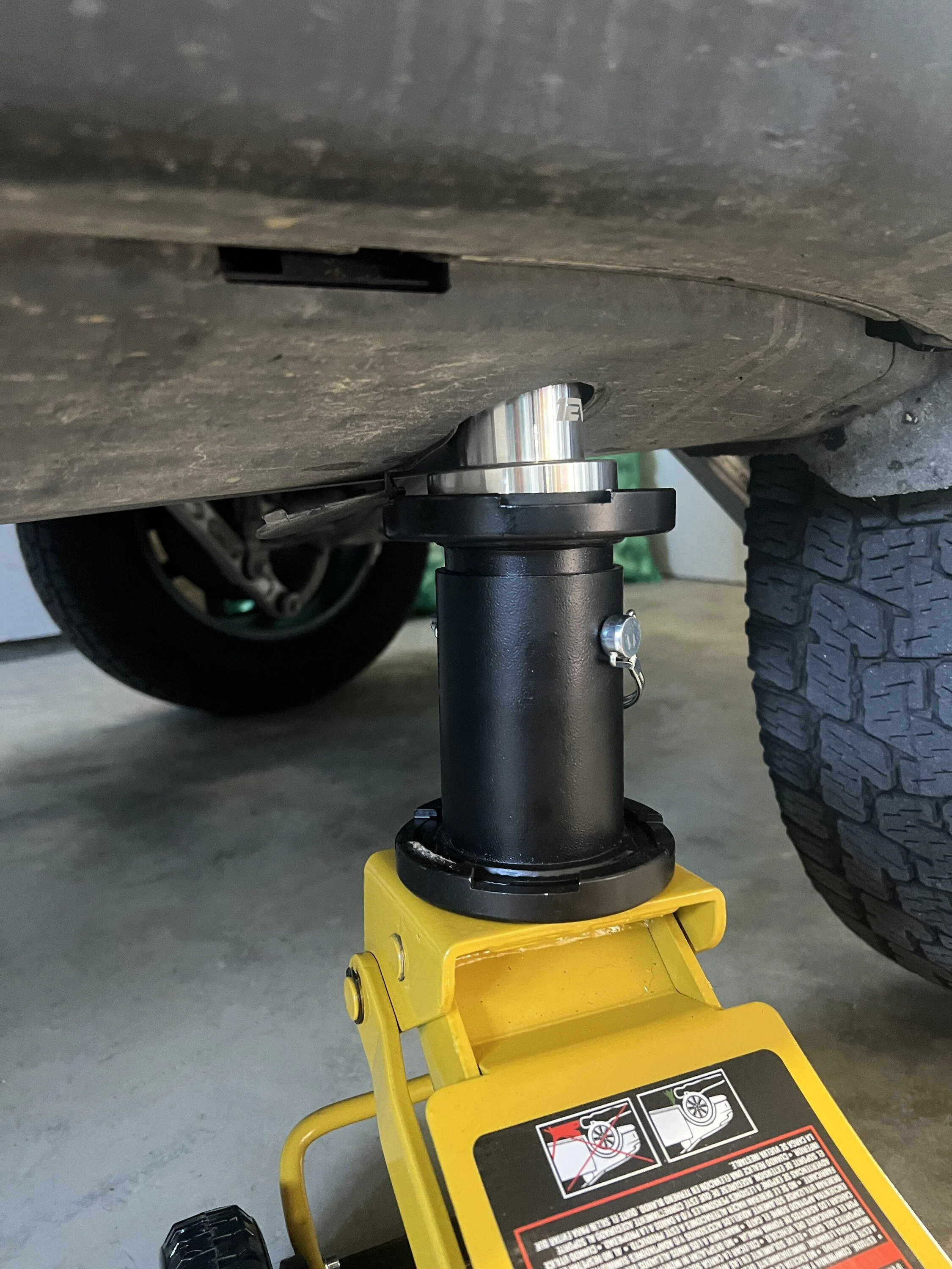 Rivian R1T R1S CAT Off-Road Jack for my R1T (fit in gear tunnel & tested) 9D2687CE-459D-4BE1-9FDC-A8C56C1651AC