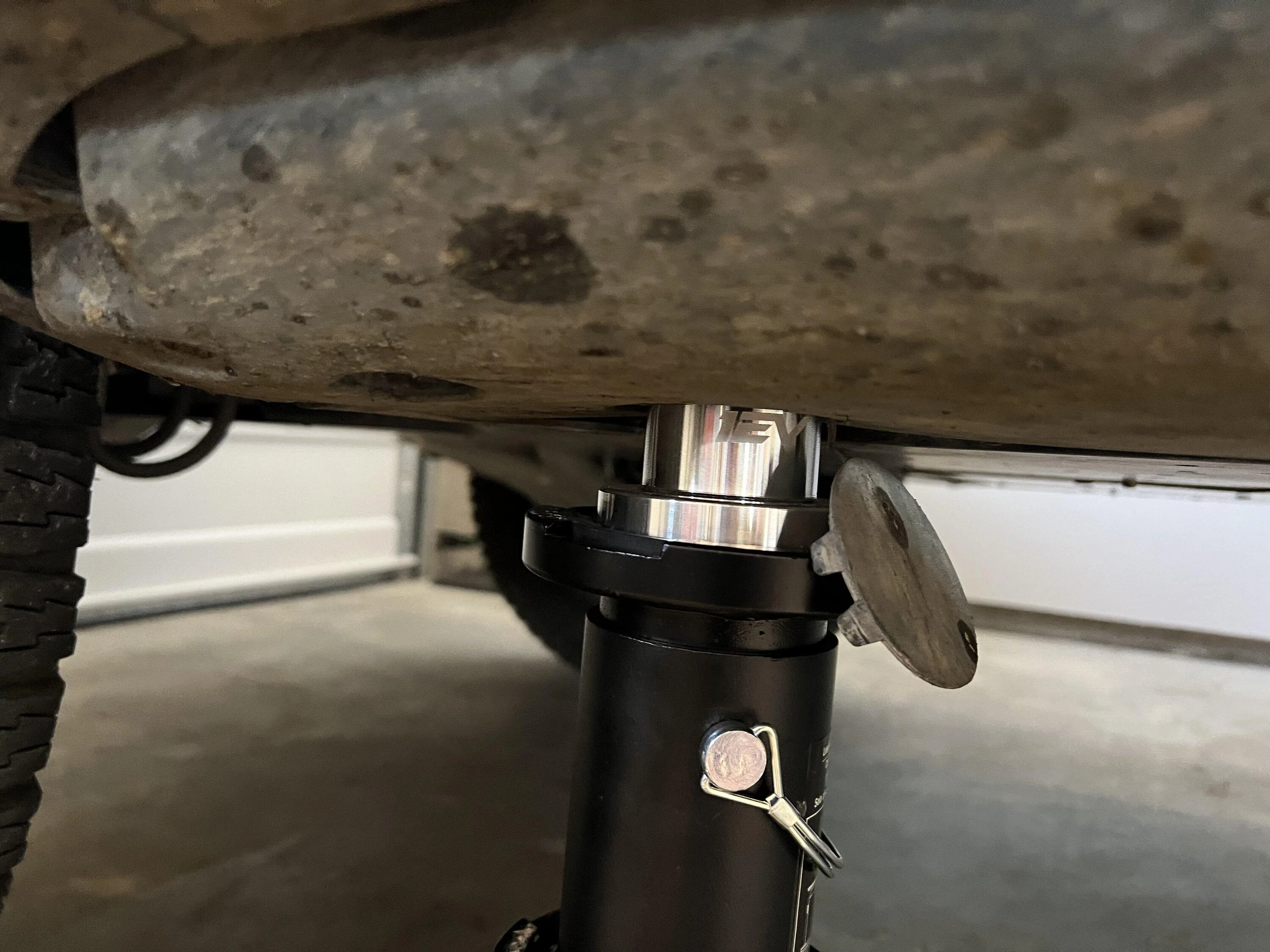 Rivian R1T R1S CAT Off-Road Jack for my R1T (fit in gear tunnel & tested) 31CFAEC6-D1F3-4204-ABC0-5962F02D908E