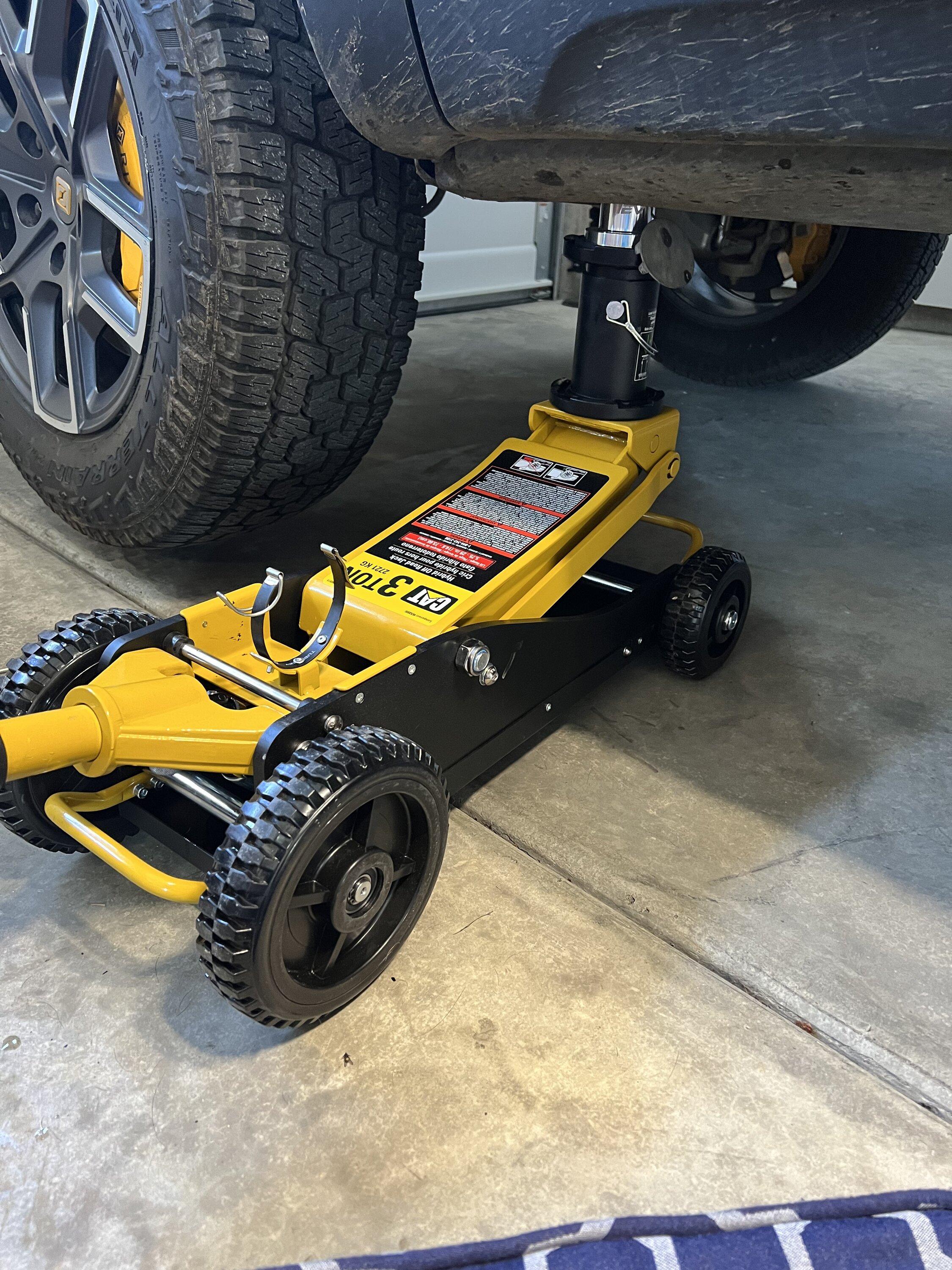 Rivian R1T R1S CAT Off-Road Jack for my R1T (fit in gear tunnel & tested) 035A23E6-1B03-4C45-BC14-AFD964004DEA