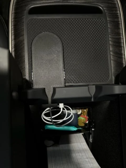 Rivian R1T R1S iPhone 14 Pro is not compatible with the Rivian Charge Pad A0E88C85-7A63-447B-BAEB-0BFB2AEC2650
