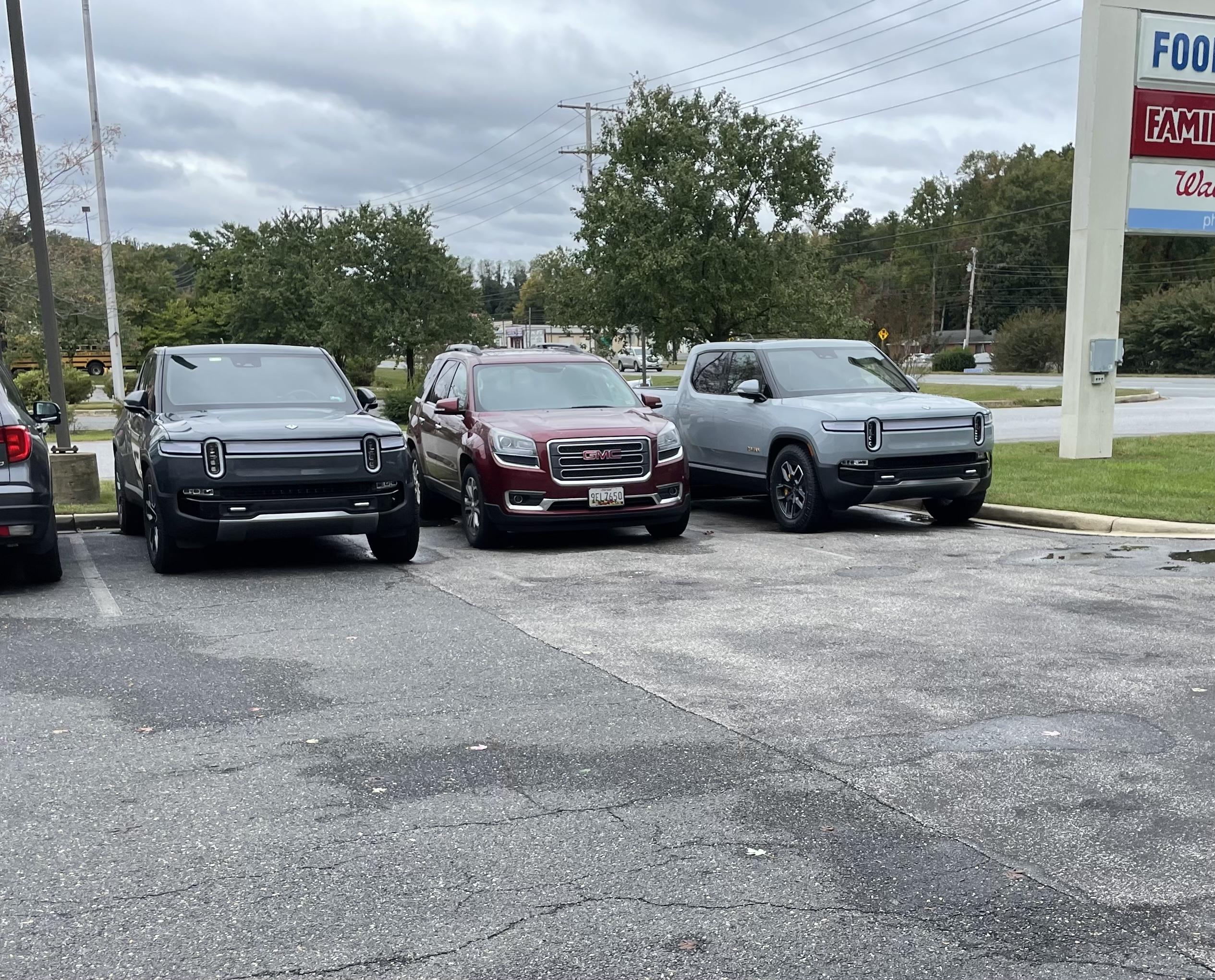 Rivian R1T R1S DMV Spotted Section 1941EB08-4B4C-4F19-AD5A-48045A7BADB2