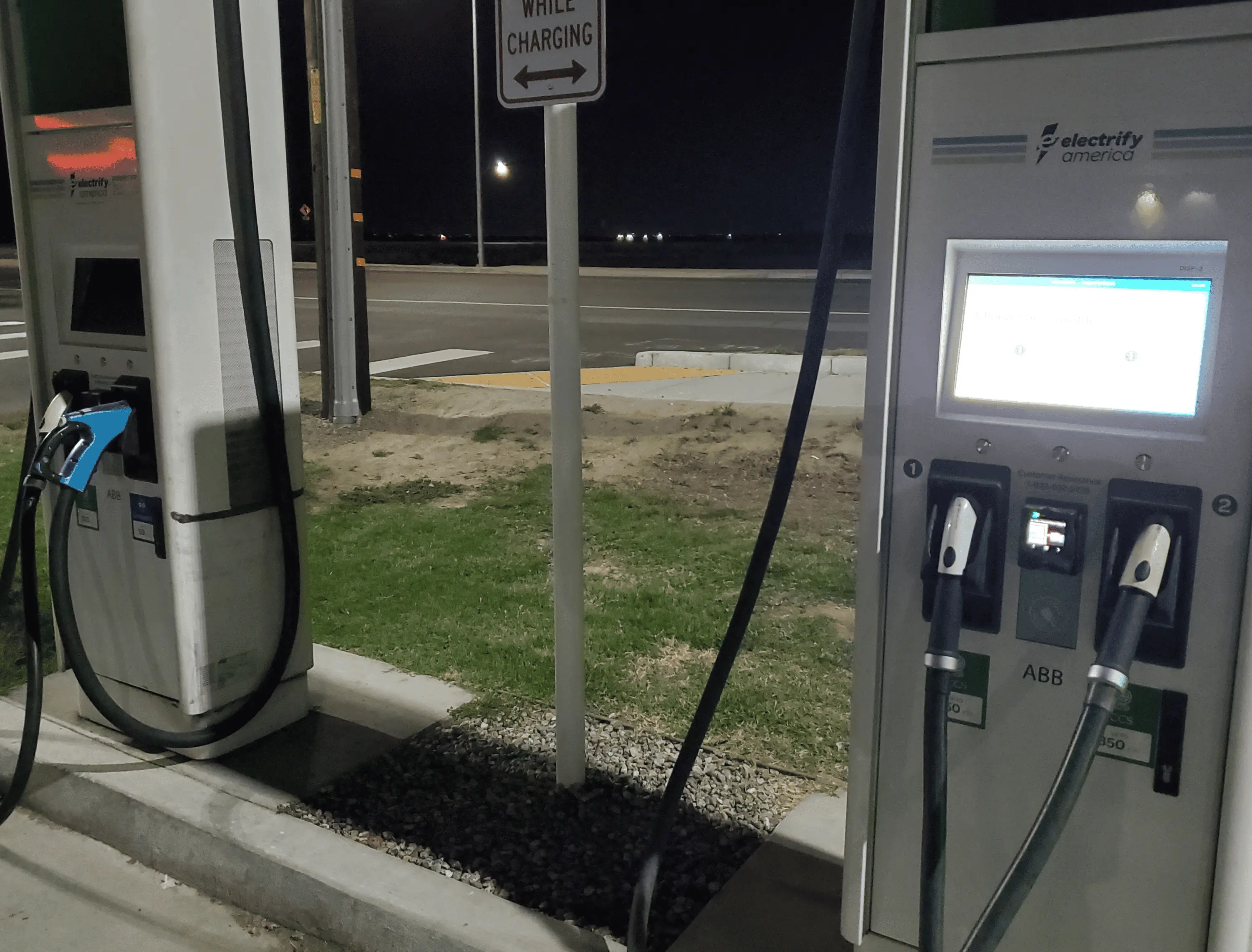 Rivian R1T R1S Electrify America charging issues, truck was culprit... 1664941988617