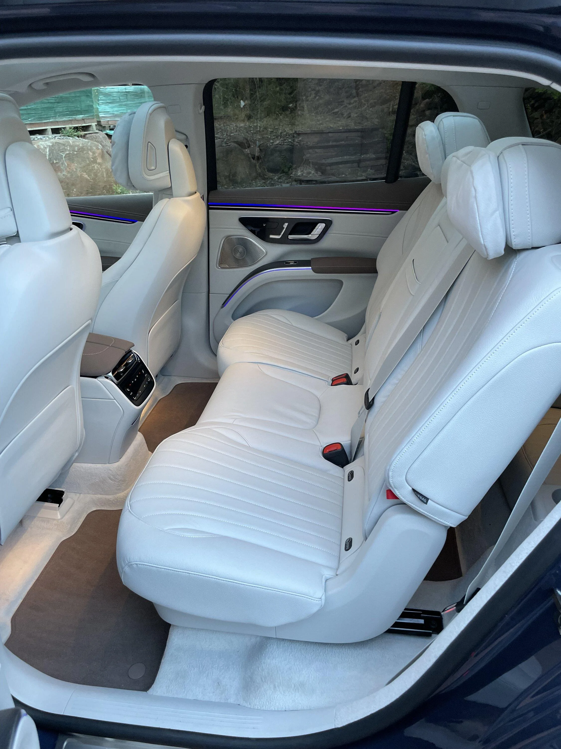 Rivian R1T R1S Benz EQS SUV - 7 seater IMG_5633