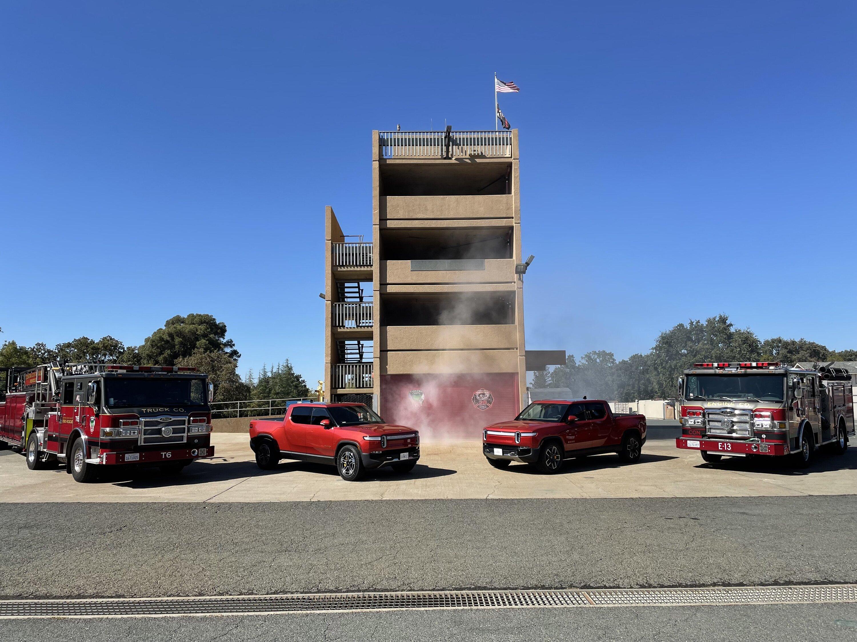 Rivian R1T R1S RED CANYON Rivian Photos FeRotK9WAAAj5Vo