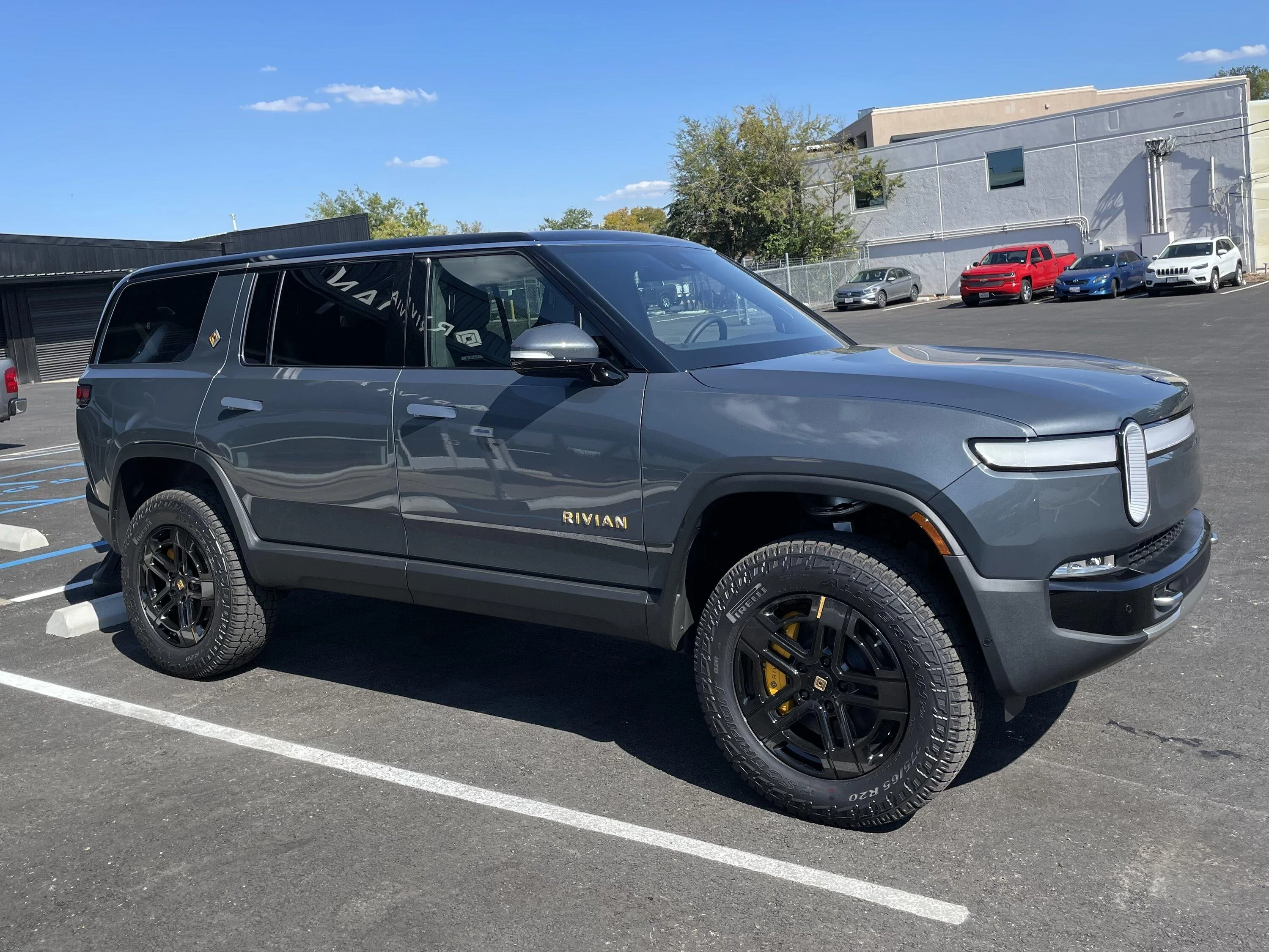 Rivian R1T R1S El CAP GRANITE Rivian Photos C3CF8338-1D90-40E4-8191-F47DD6AC4D7B