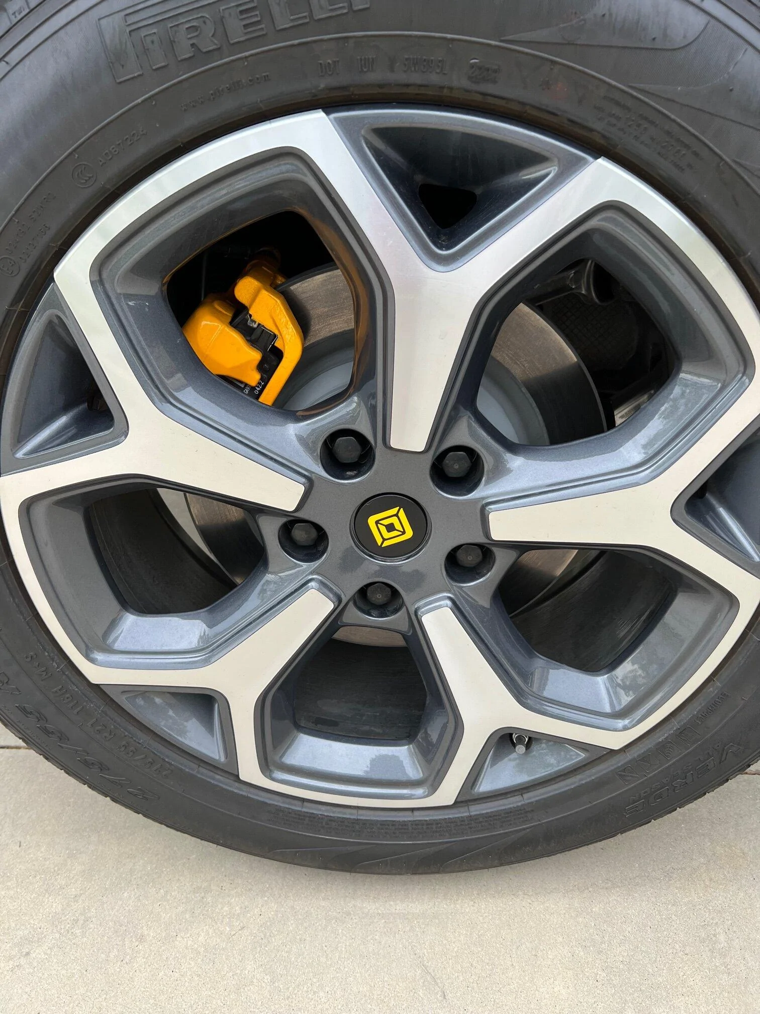 Removing Rivian R1s Flat Rims Seeking Pic of 21