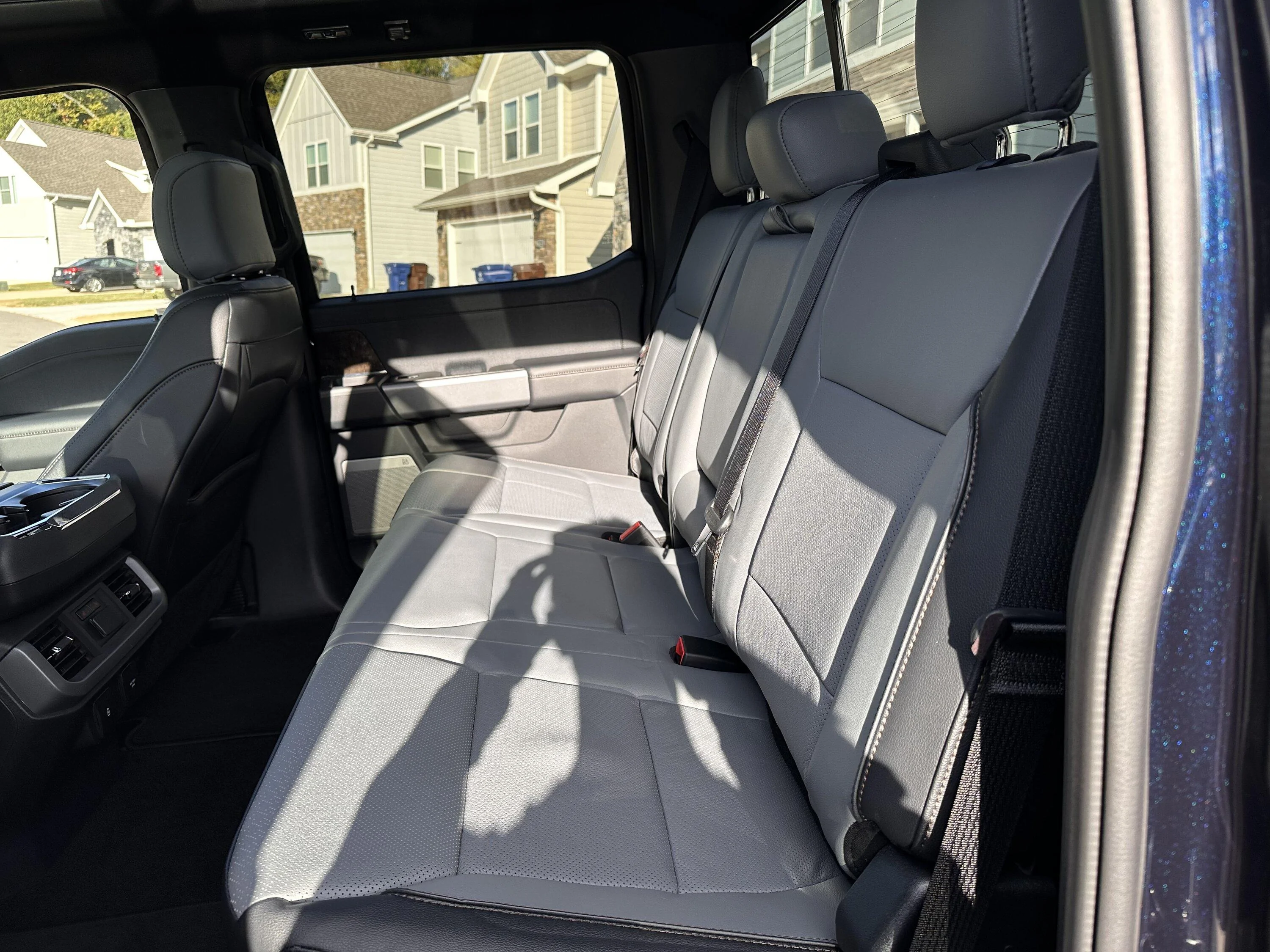 Rivian R1T R1S FT: F-150 Lightning Lariat ER 5506A055-31D9-4148-9221-581A1CF786FF