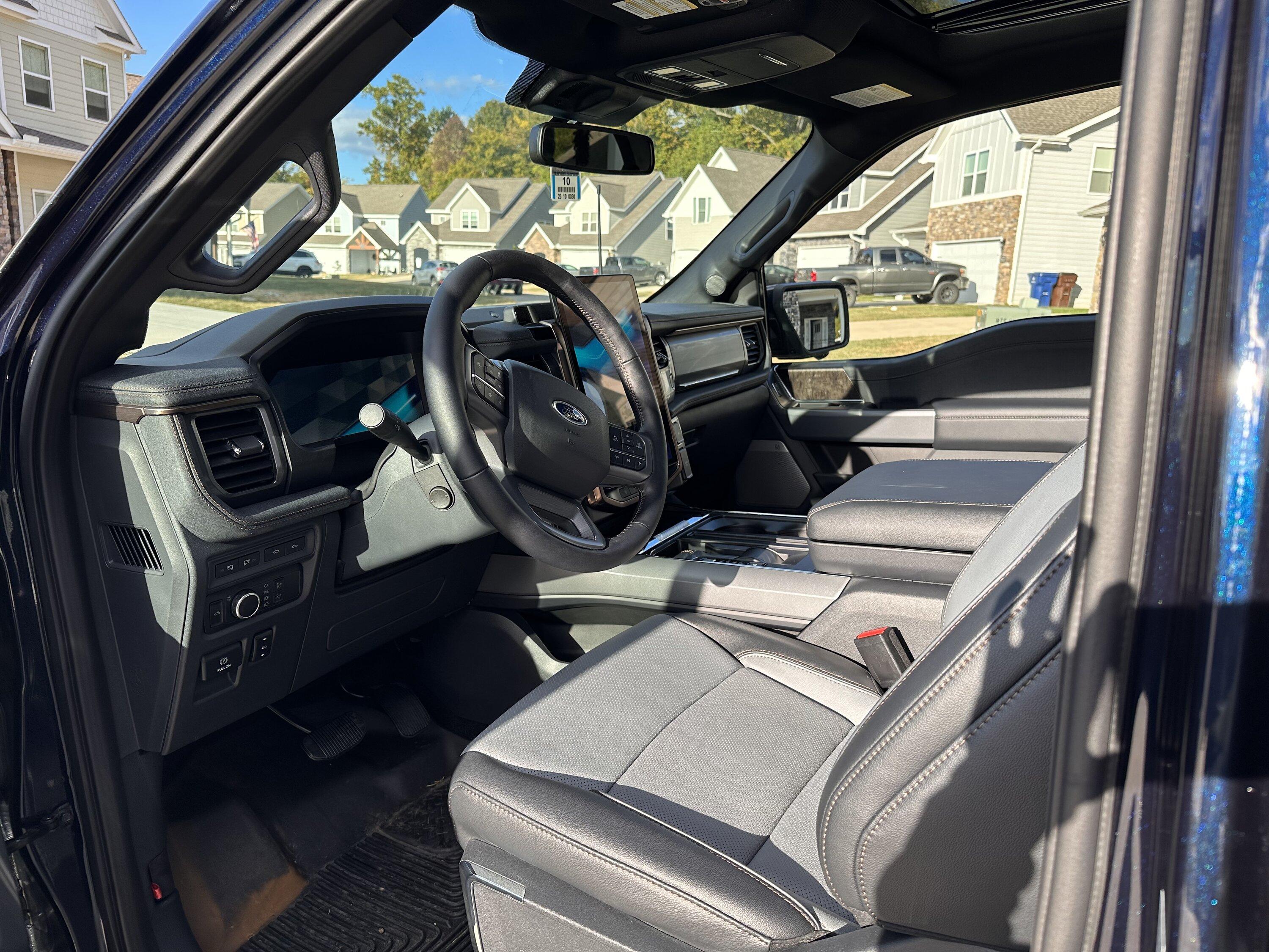 Rivian R1T R1S FT: F-150 Lightning Lariat ER 7C7659D4-84E9-464F-8805-02252F2886CD