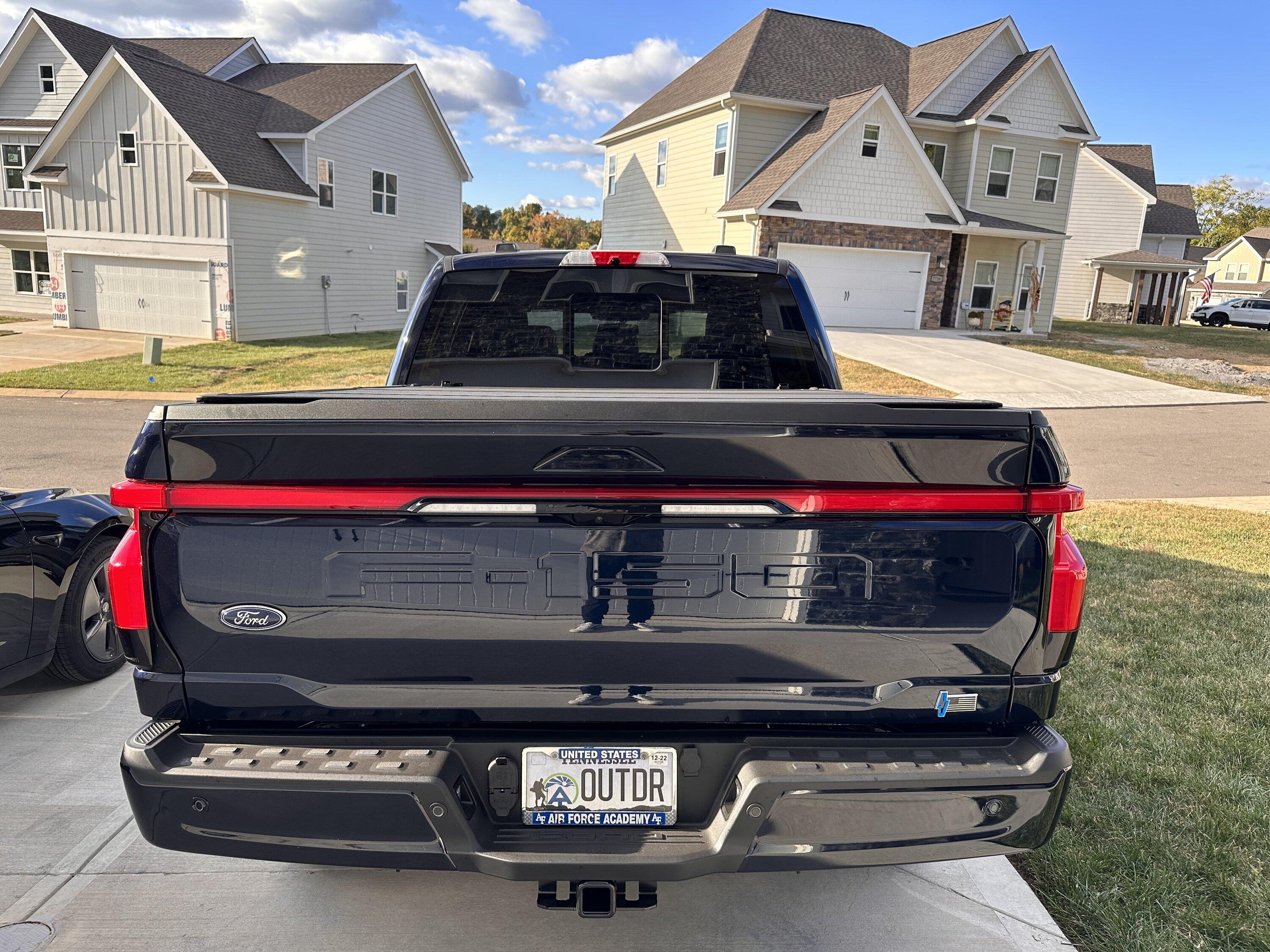 Rivian R1T R1S FT: F-150 Lightning Lariat ER ABAA2674-069E-450F-9F8C-B97F236D2EAC