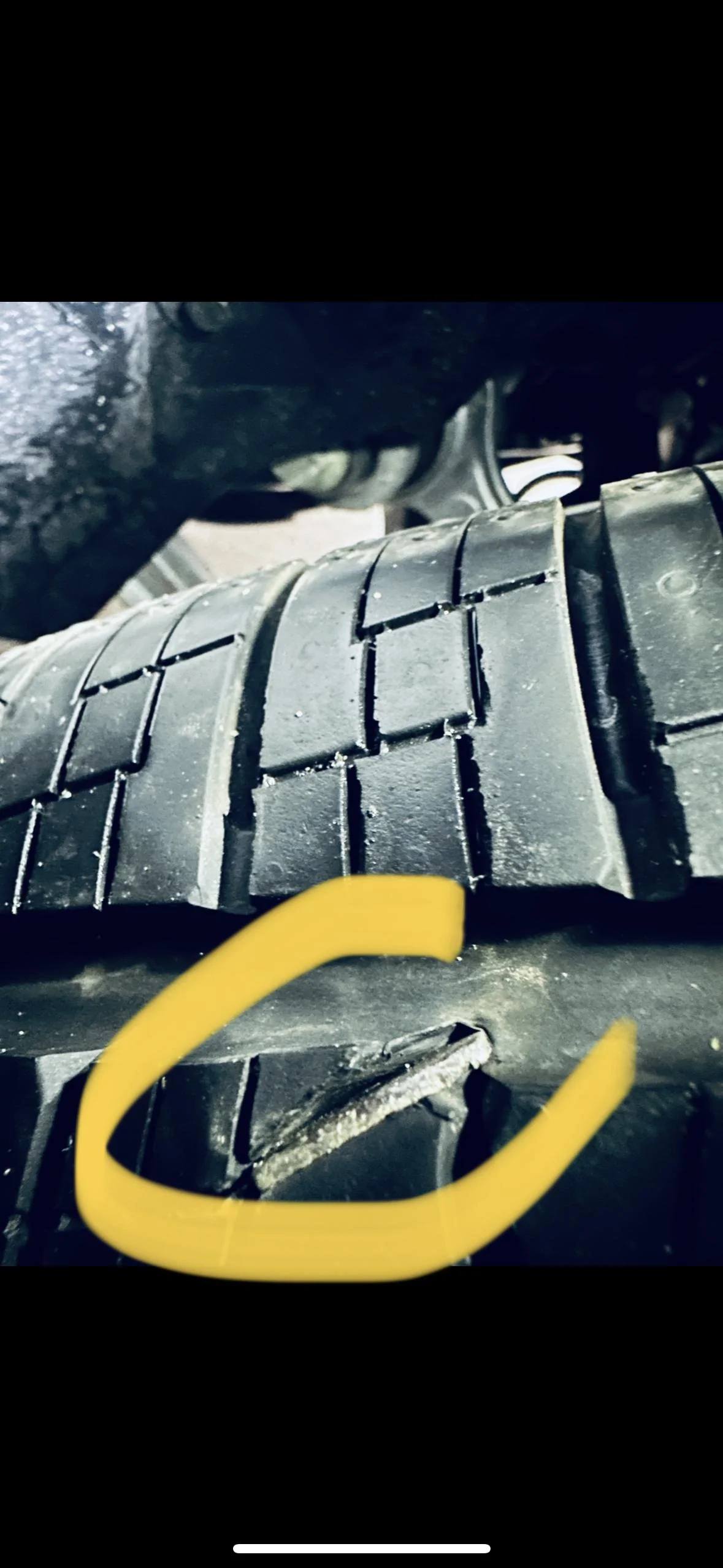 Rivian R1T R1S 21’ tire failed or something else ! 3B85C511-F9A5-44E6-A8A9-6763D3E243FD