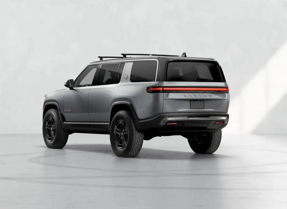 Rivian R1T R1S LA SILVER Rivian Photos C5C4AE60-5959-40BC-AD3B-E76CAA4E32F1