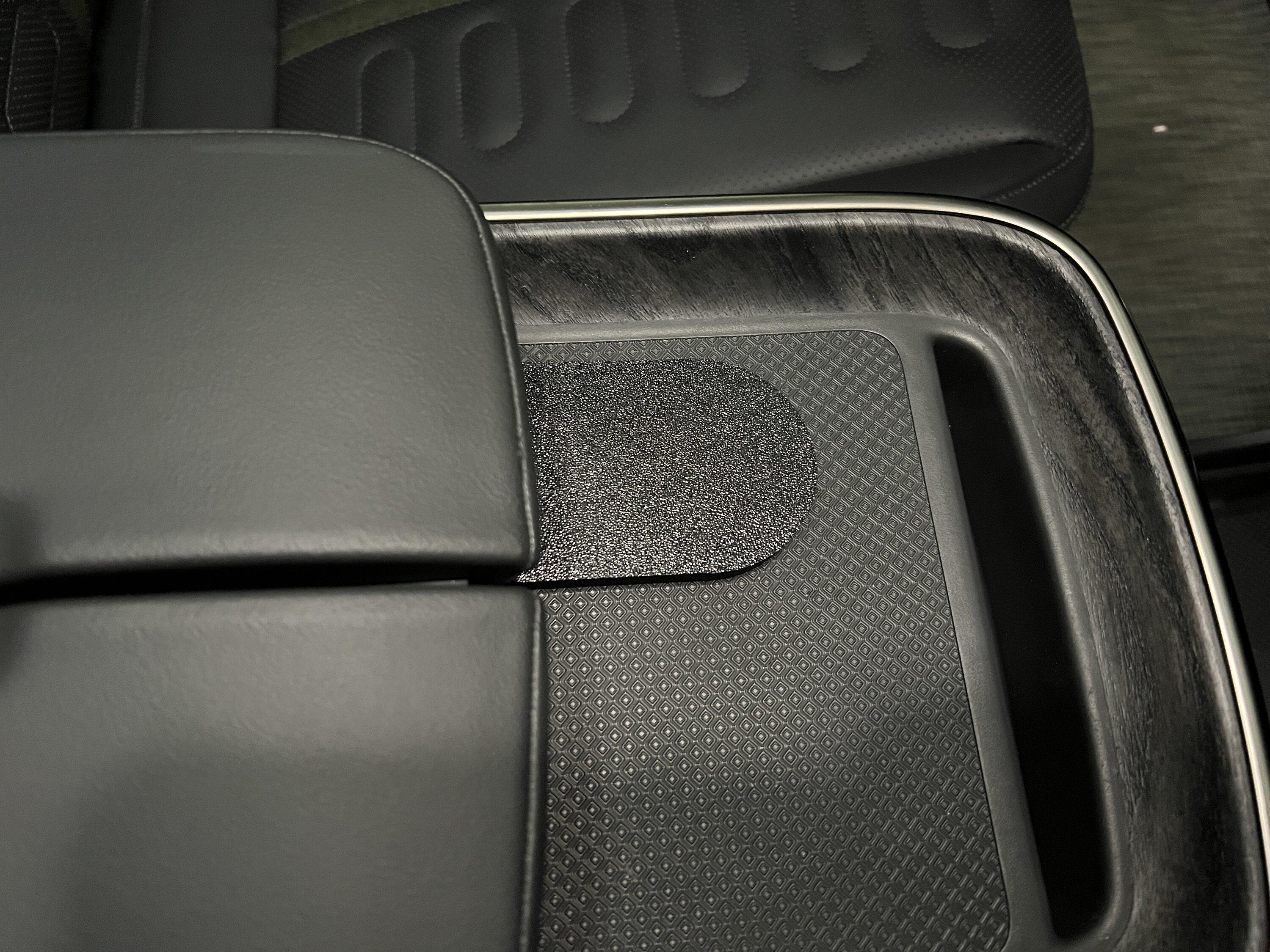 Rivian R1T R1S iPhone 14 Pro is not compatible with the Rivian Charge Pad IMG_0873.JPG