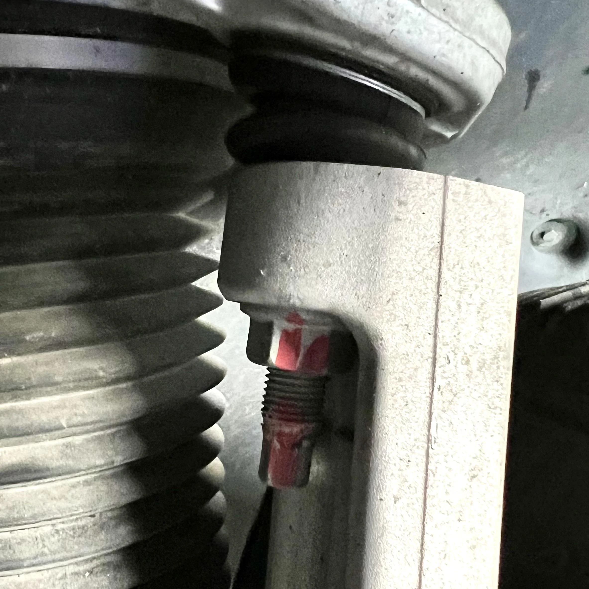 Rivian R1T R1S ⚠️ Rivian Recall: insufficiently torqued front upper control arm & steering knuckle fastener [official torque value = 90 lb-ft / 122 Nm] 7ad87052-8368-4805-b7e2-41467e992fd0-jpeg