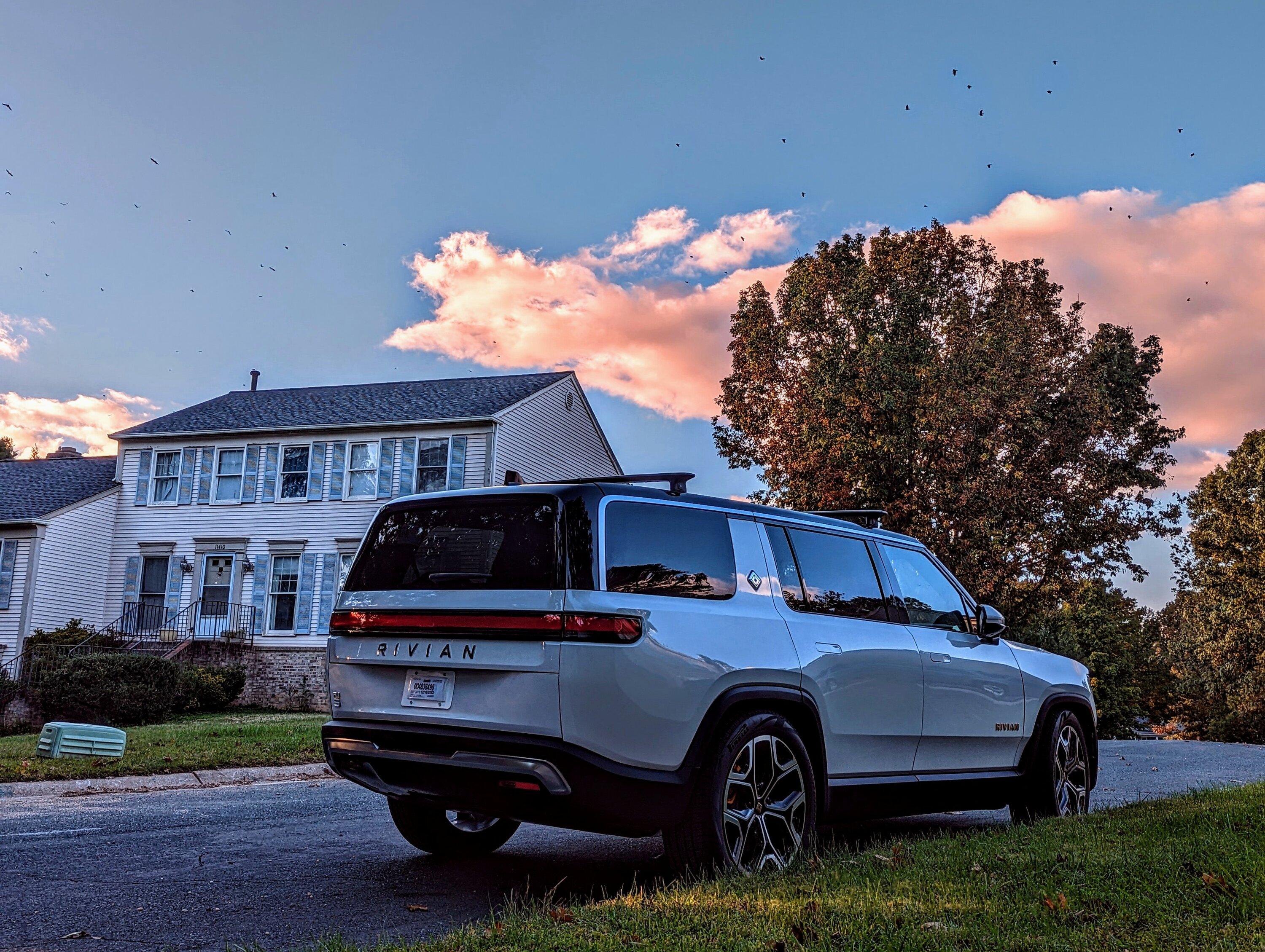 Rivian R1T R1S Kanundrum's R1S Build Thread (1 year Anniversary) PXL_20221008_214705183.PORTRAIT~2