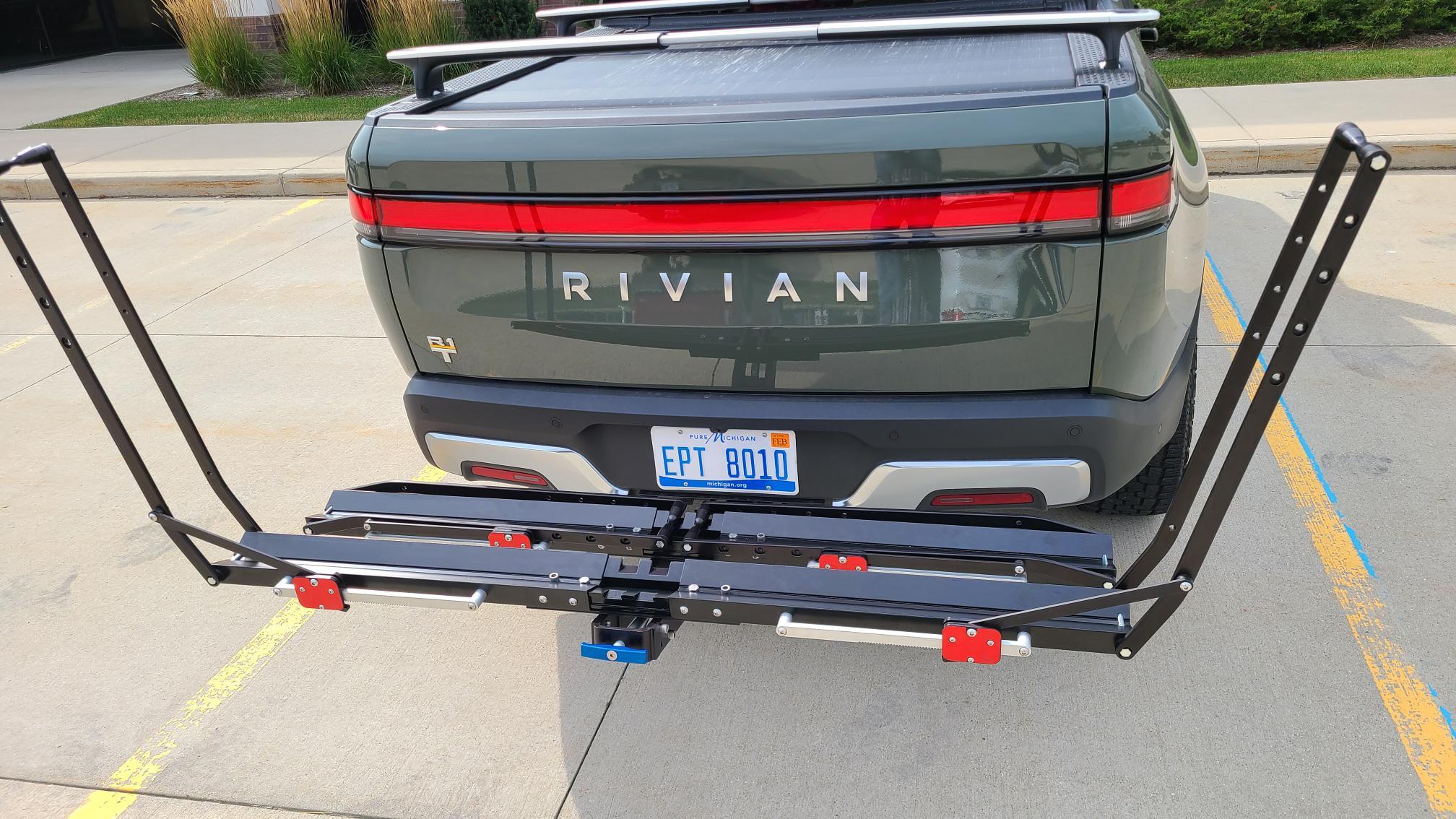 Rivian R1T R1S 1UP USA Equip-D trays mounted on R1T bed crossbars 20220916_152405