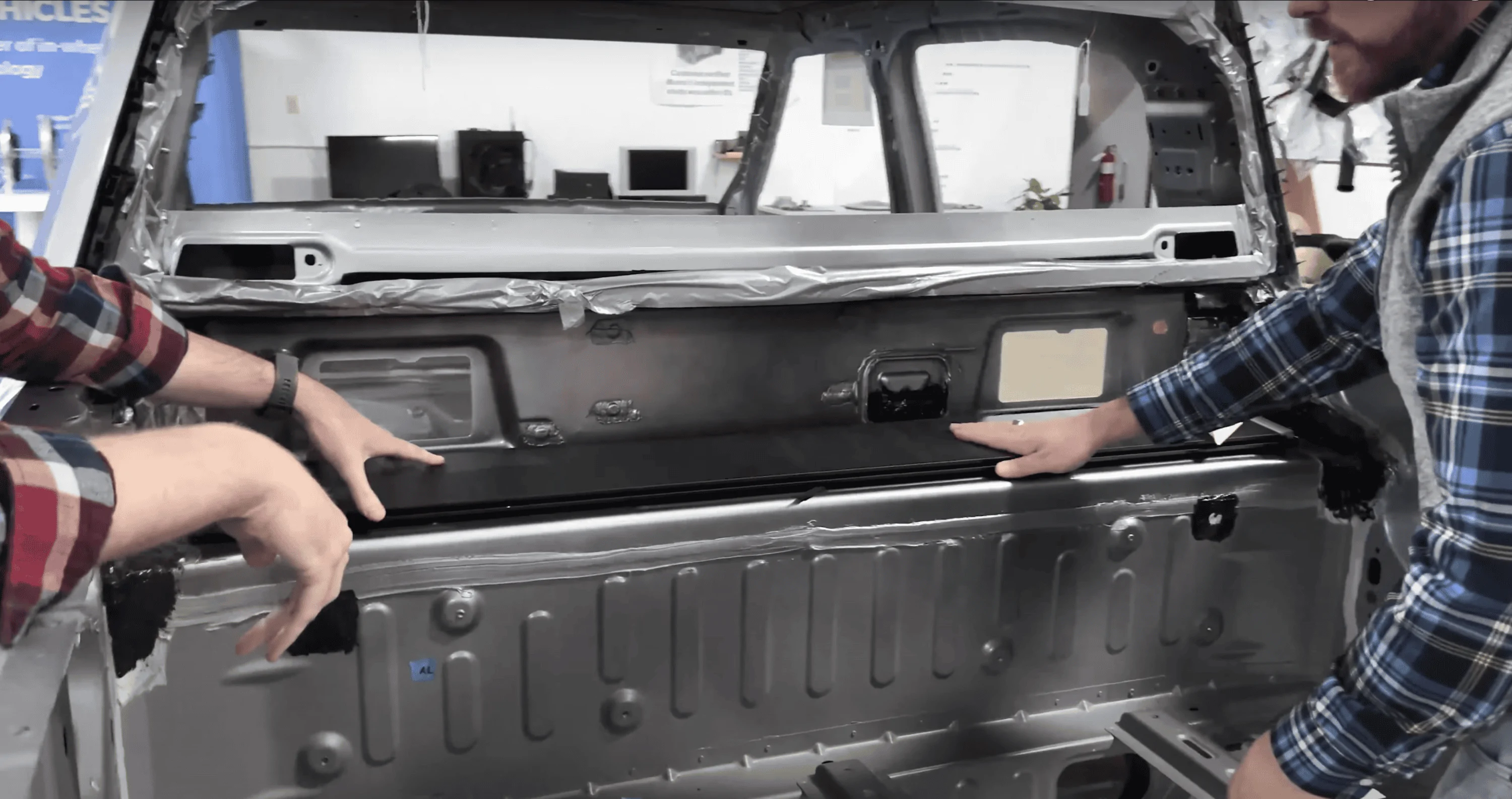 Rivian R1T R1S R1T Without Tonneau Option Delivered Screen Shot 2022-10-10 at 3.25.38 PM