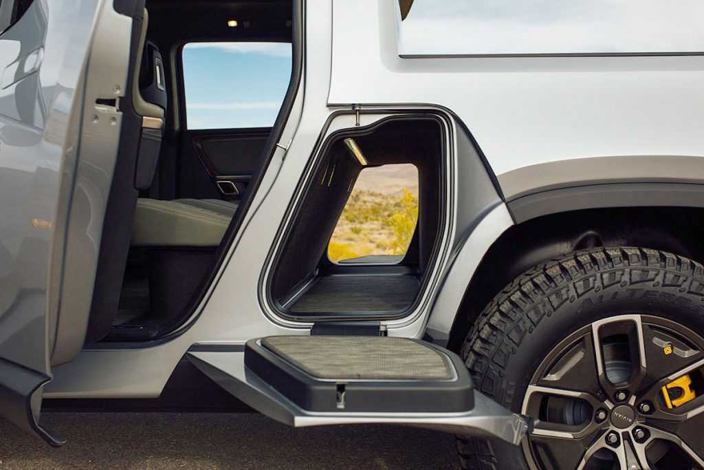 Rivian R1T R1S Ask us Rivian R1T owners ANYTHING [AMA]! Rivian-R1T-2022-Rutamotor-12-1024x683
