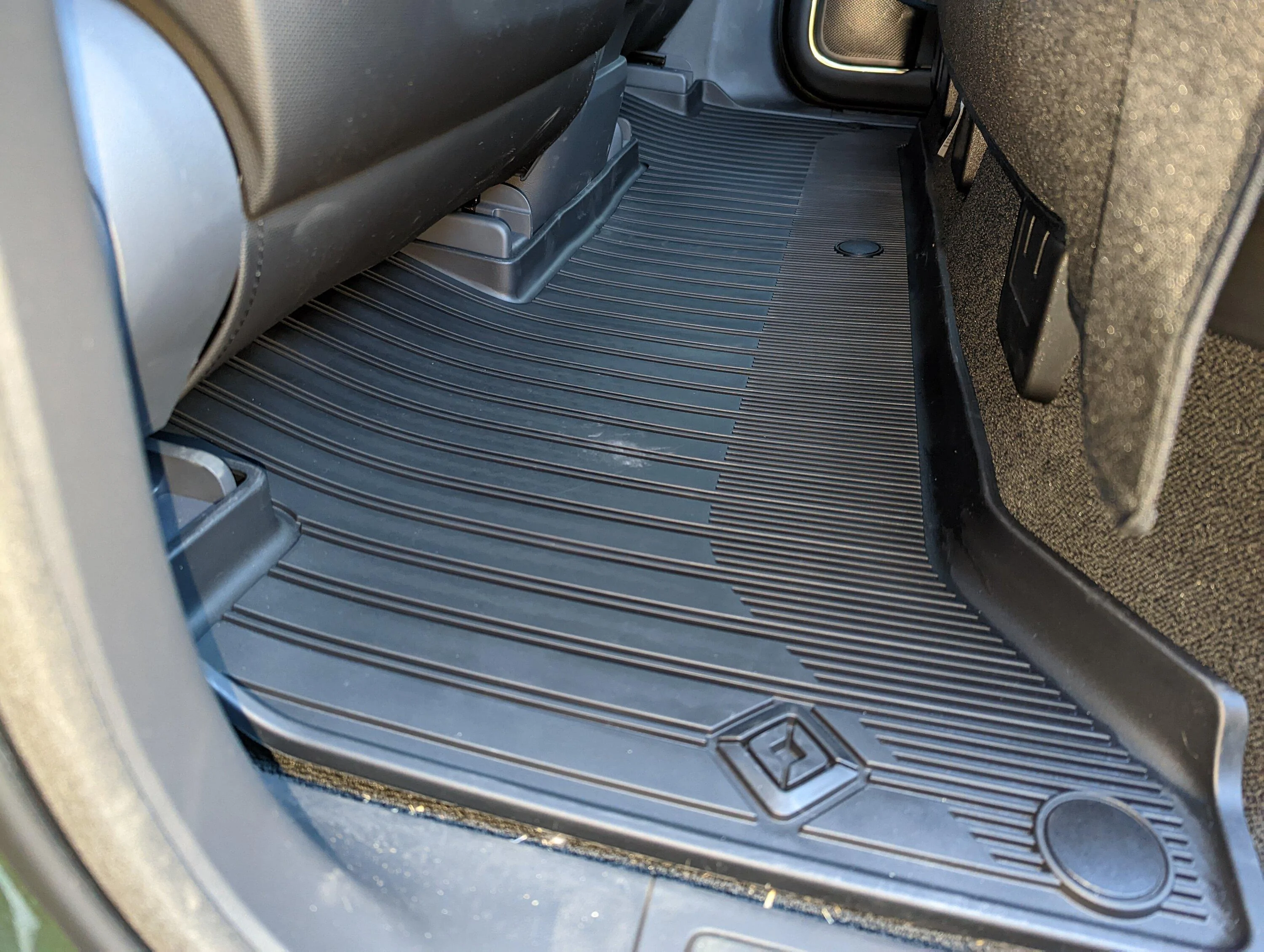 Rivian R1T R1S Finally received and installed my R1T rubber floor mats (photos) PXL_20221012_010517668
