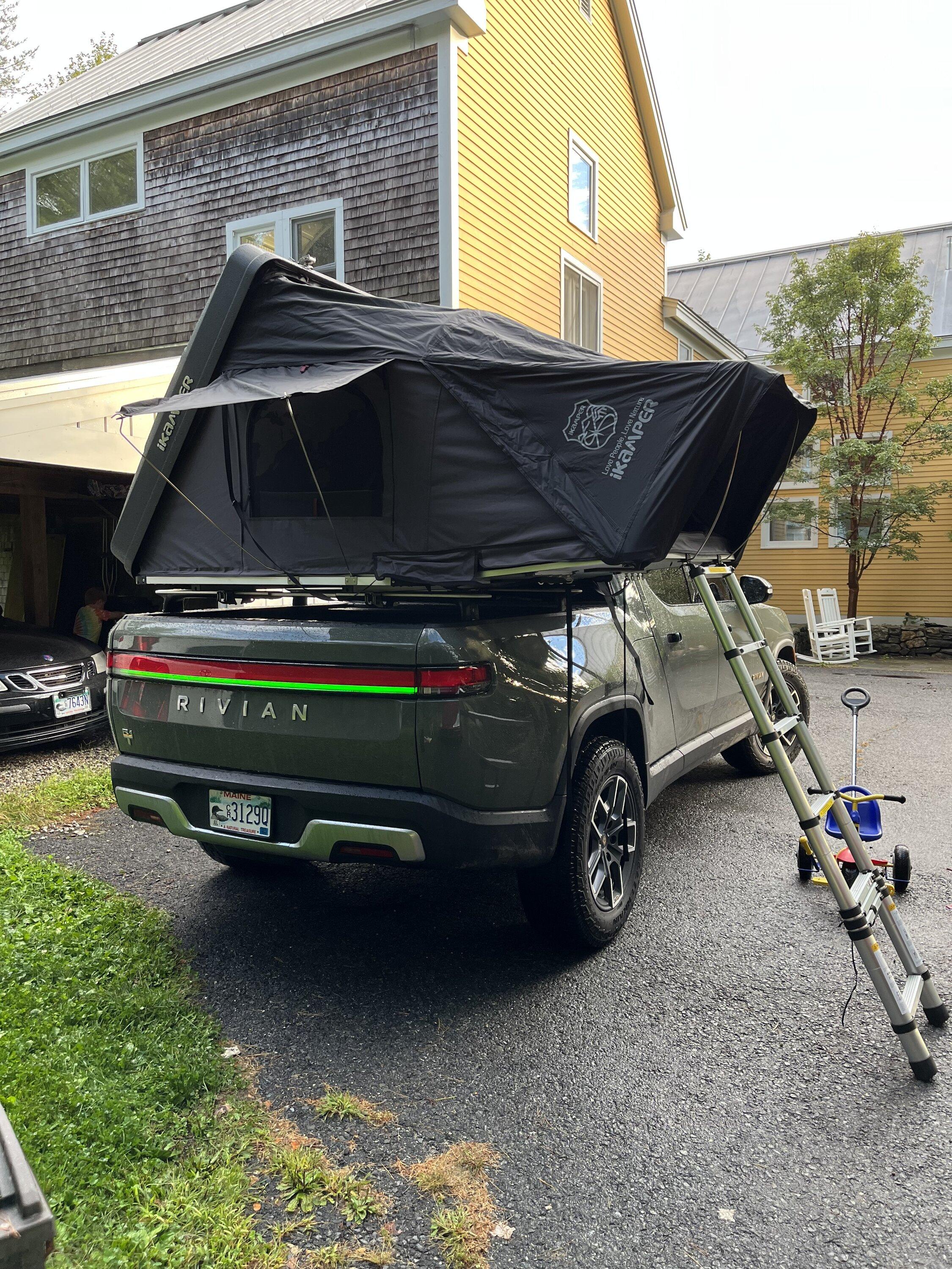 Rivian R1T R1S 23Zero Armadillo X RTT installed on R1T bed IMG_0701