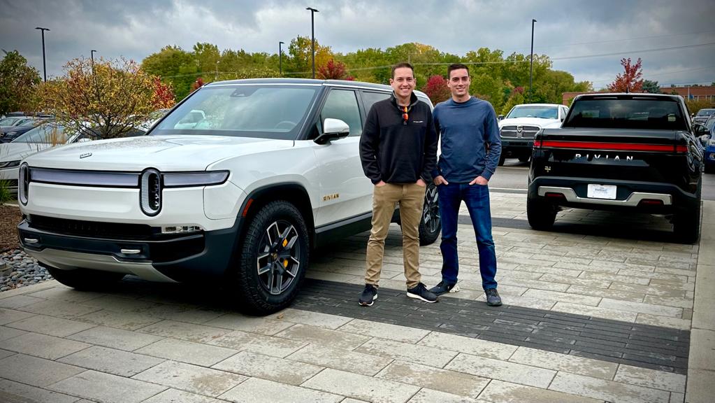 Rivian R1T R1S R1S & R1T Delivered to Brothers @ former Rivian HQ (Plymouth)! 5FA45D2A-8873-4D1B-8BB9-DBA1D3EB0F08