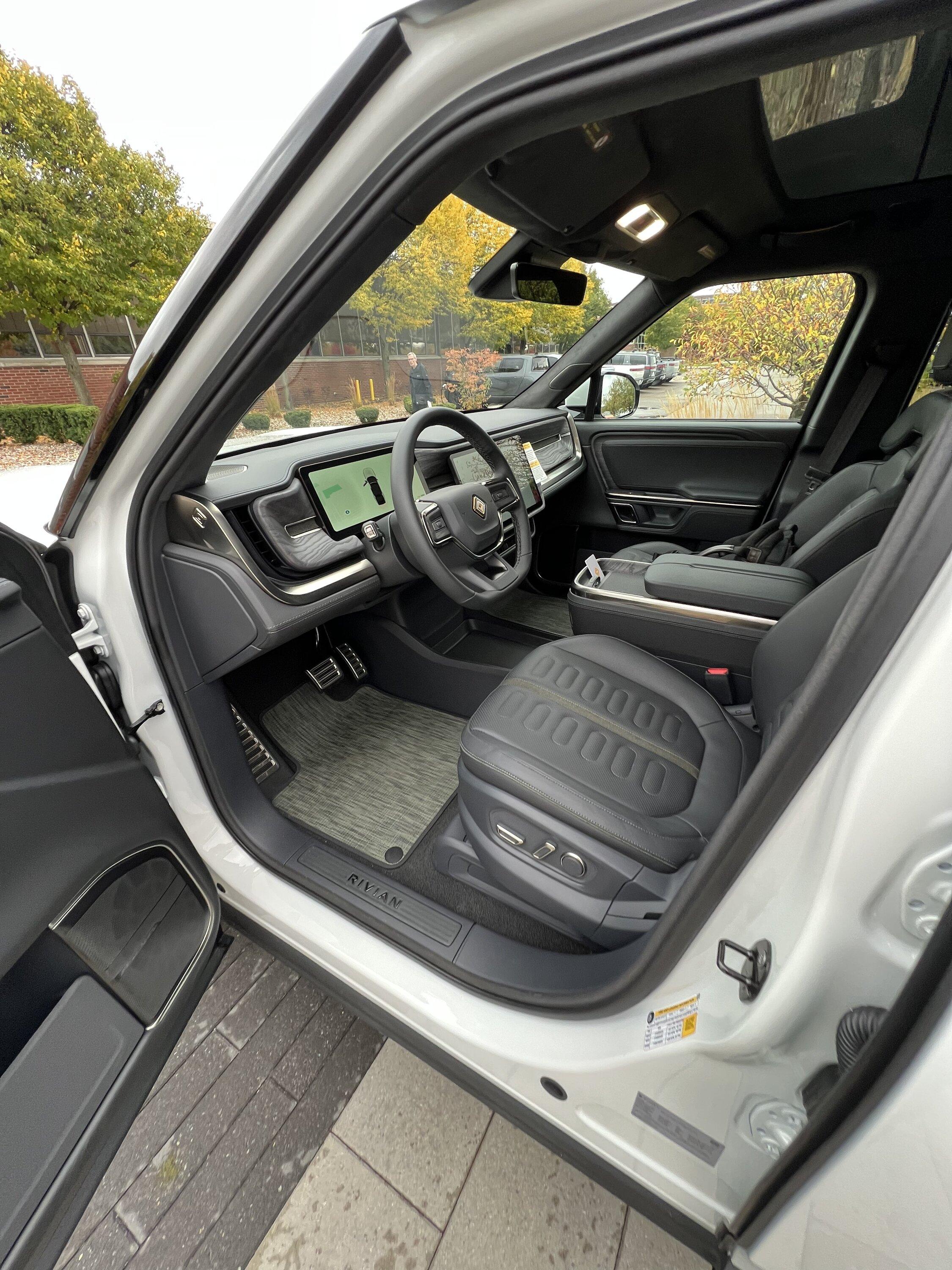 Rivian R1T R1S R1S & R1T Delivered to Brothers @ former Rivian HQ (Plymouth)! 55AC1918-9102-428D-915C-1B53717C0A2D