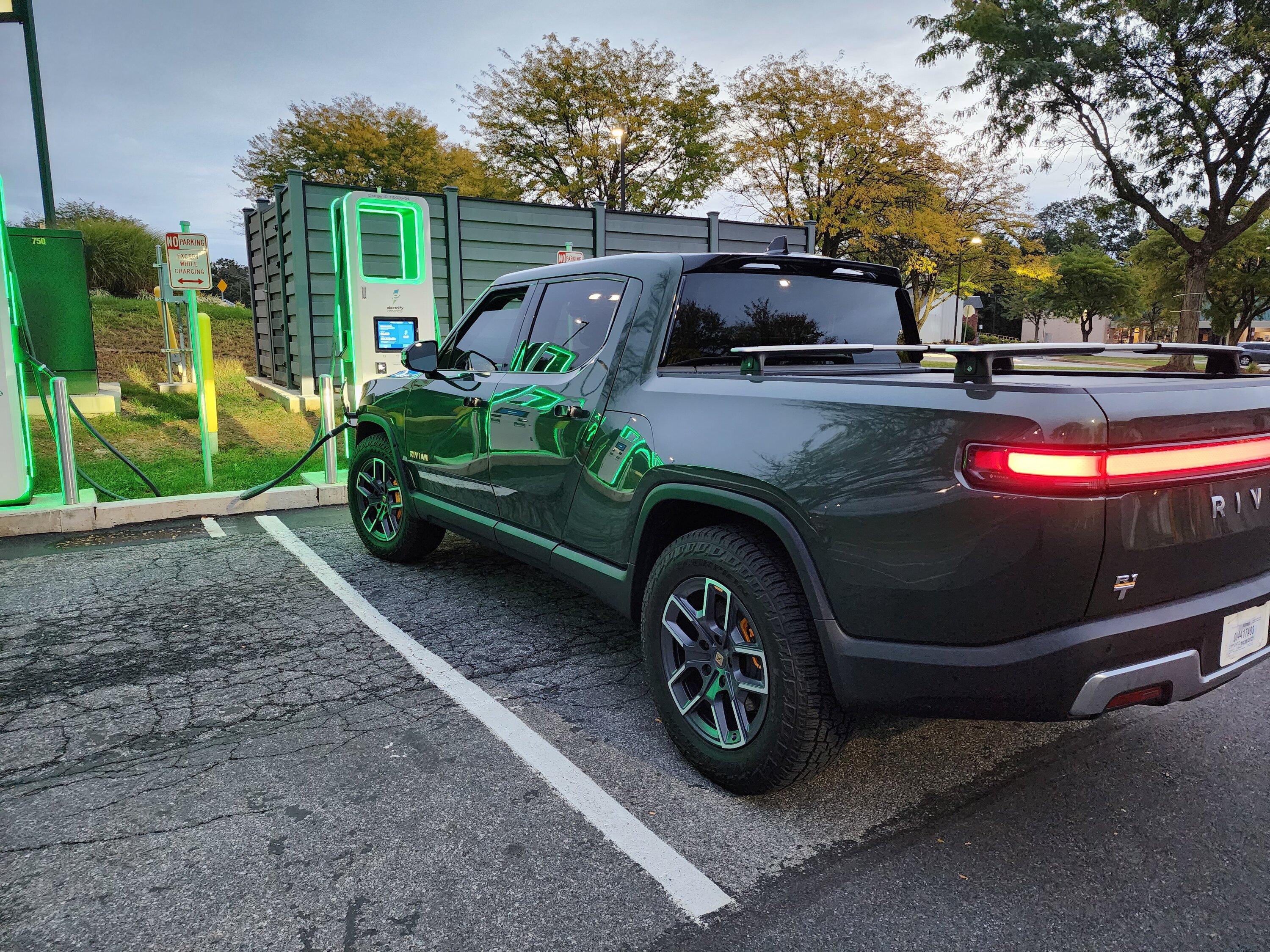 Rivian R1T R1S North East roll call 20221002_065428