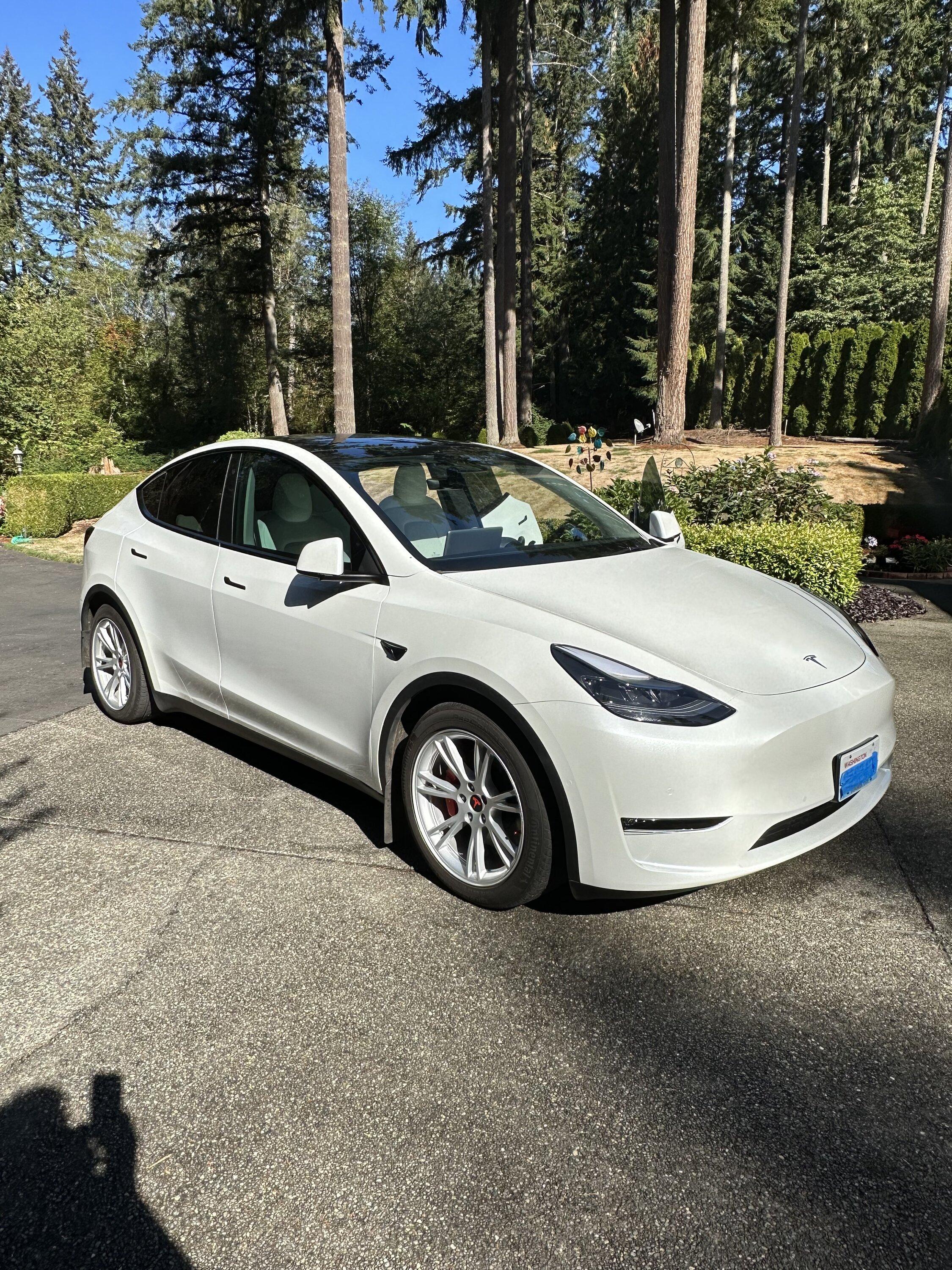 Rivian R1T R1S ? New R1T El Cap Granite Launch Edition reporting in. CD36E082-C0BF-49D6-8F99-84E632C8F042