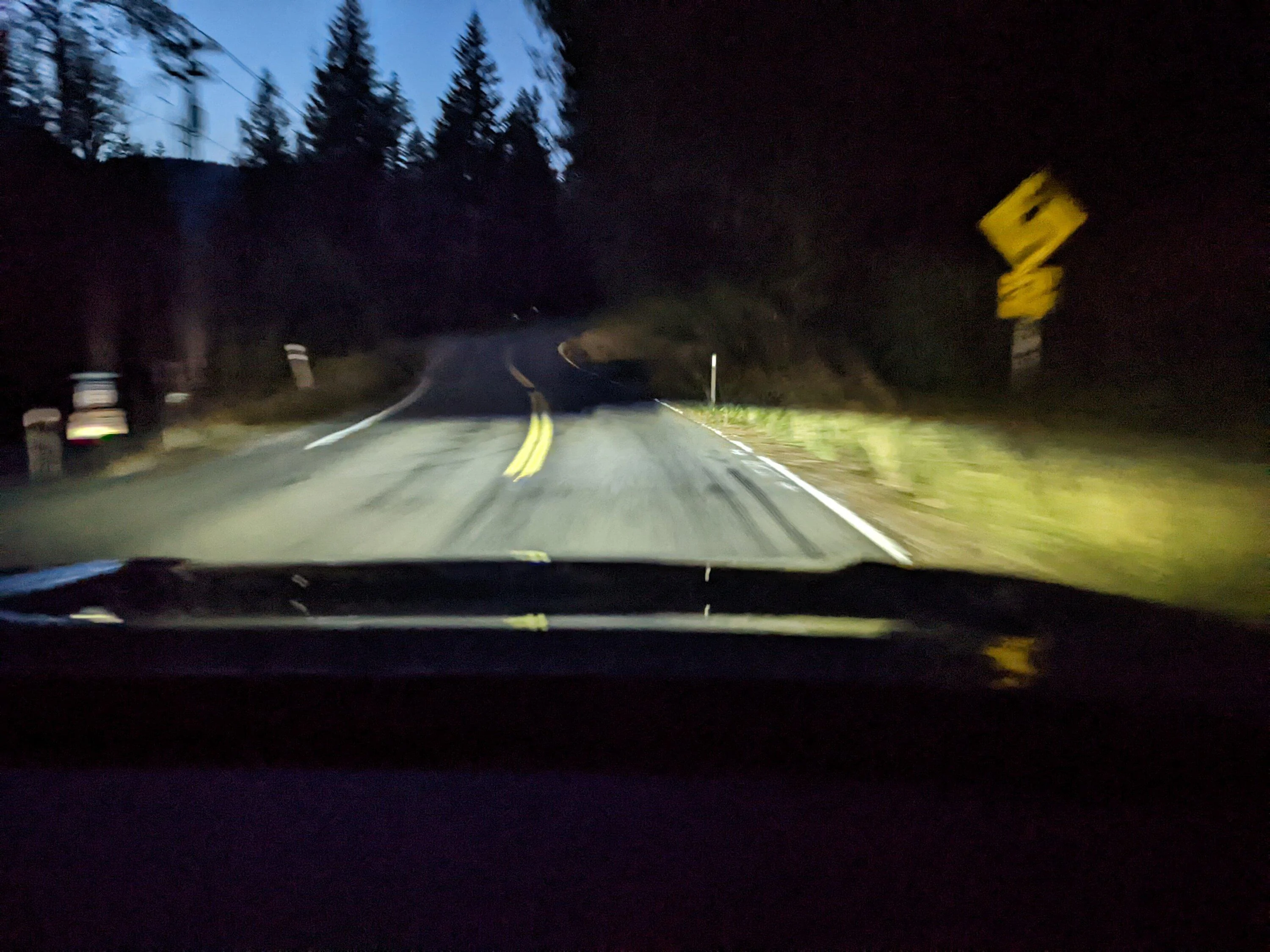 Rivian R1T R1S Are your headlights uneven? o___0 PXL_20221015_015735088