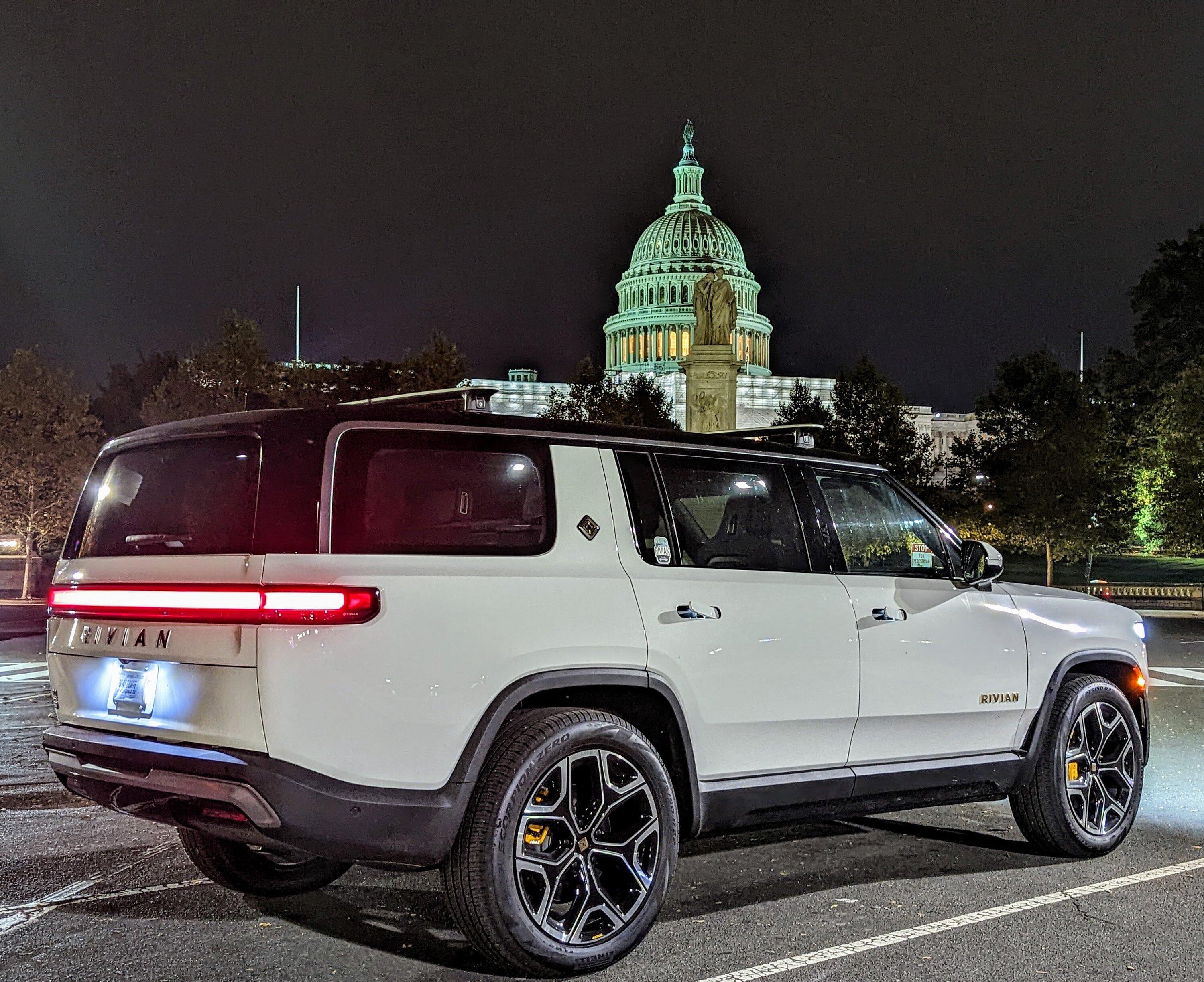 Rivian R1T R1S Kanundrum's R1S Build Thread (1 year Anniversary) PXL_20221017_000726110.PORTRAIT