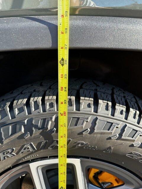Rivian R1T R1S Passenger side lower than driver side. driver rear
