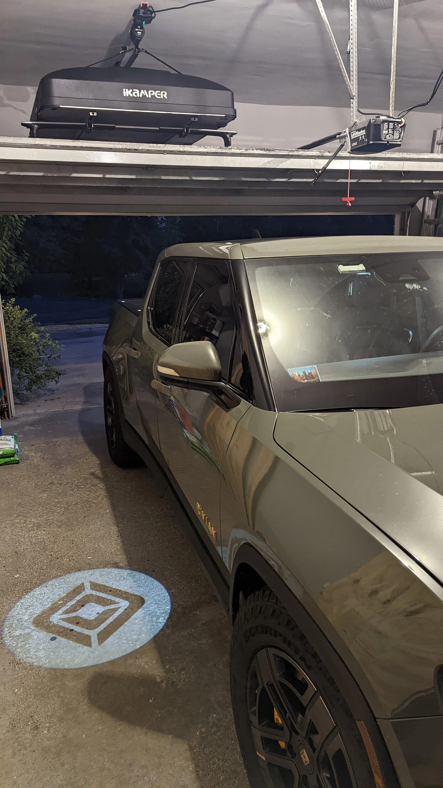 Rivian R1T R1S Crazy idea for removing and storing RTT PXL_20220919_003948929