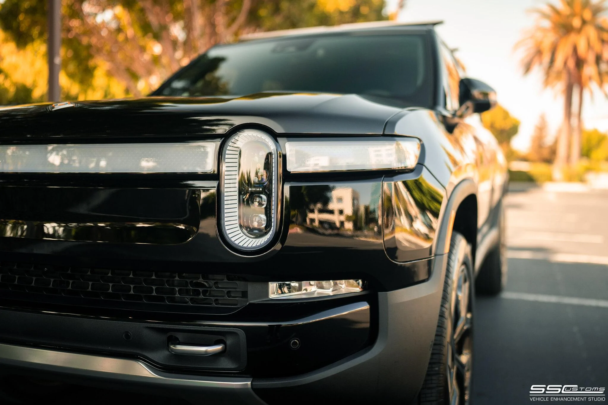 Rivian R1T R1S MIDNIGHT (Black) Rivian Photos 312371598_5817246618315116_20596927434337966_n