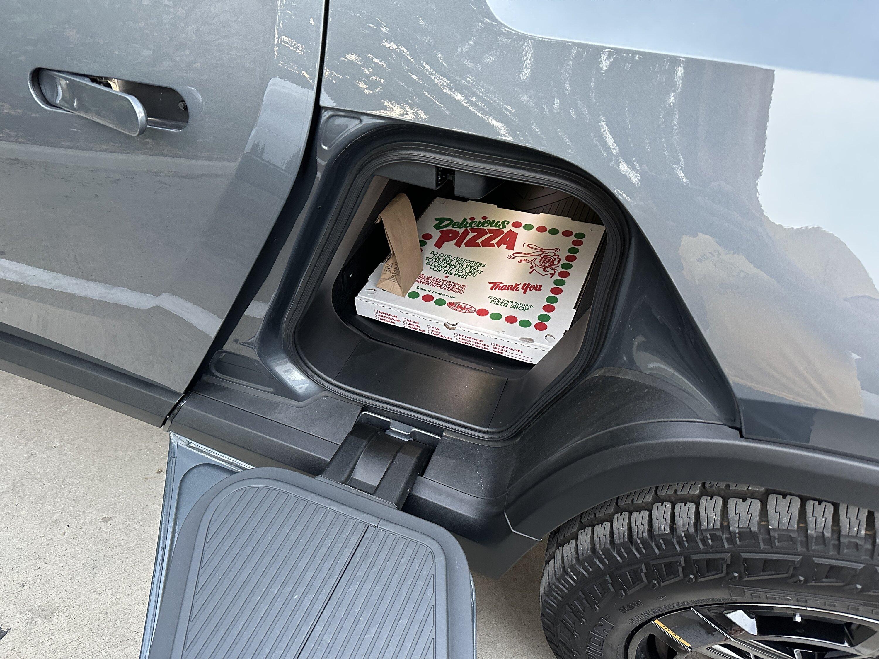 Rivian R1T R1S Pizza Tunnel ? D16C9BB3-599F-4217-B7F0-0A28B2B4249A