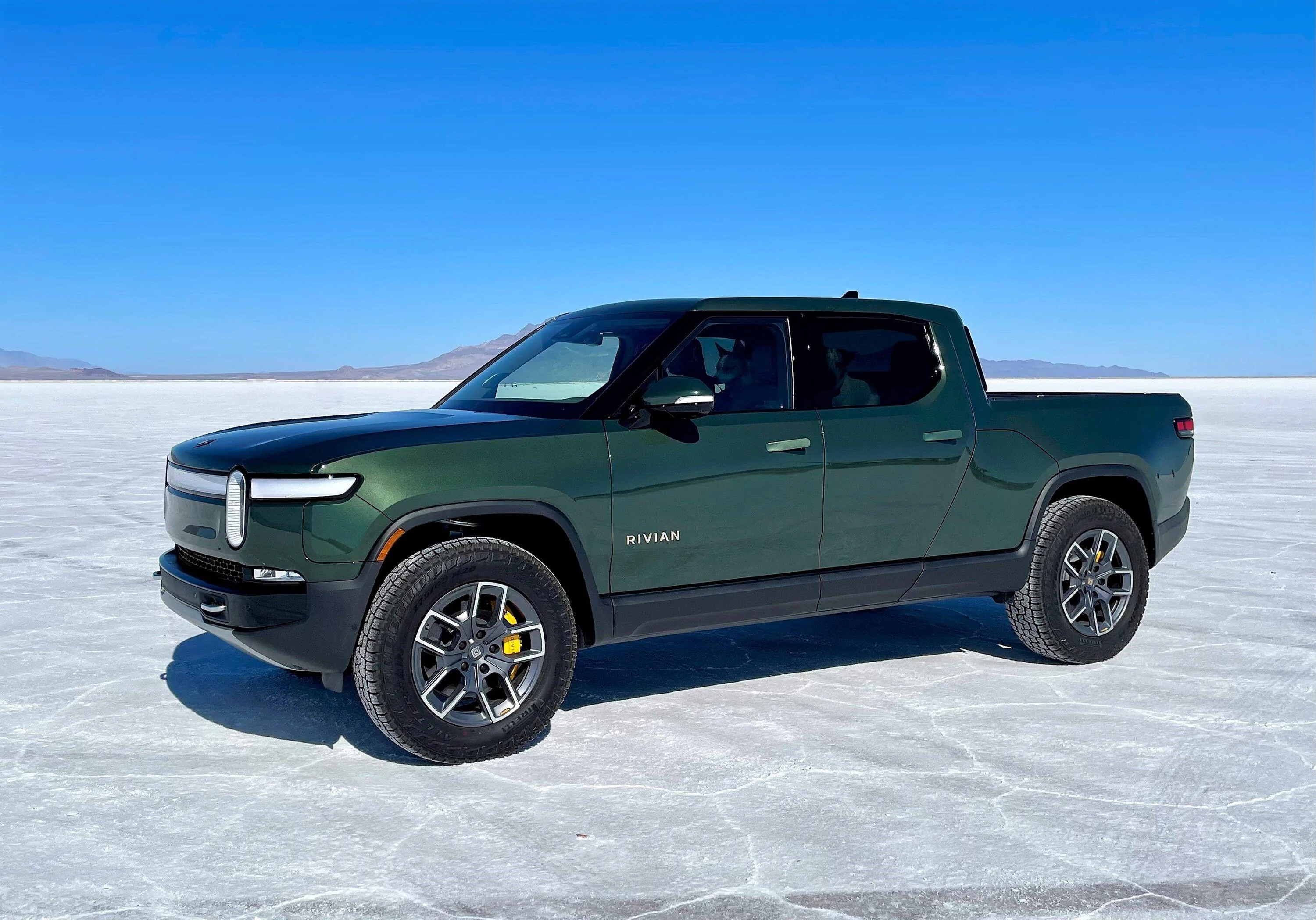 Rivian R1T R1S FOREST GREEN R1T Photos Bonnevill