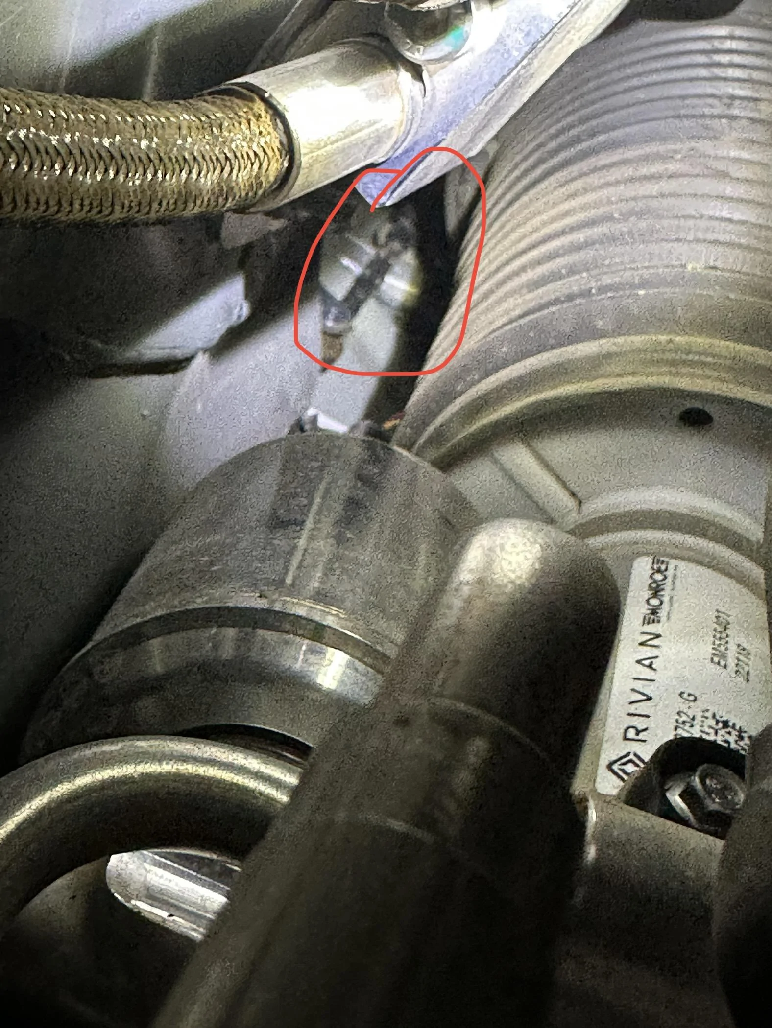 Rivian R1T R1S Passenger side lower than driver side. 2C7BC5AA-6330-46AD-A358-B62C8936FBF2