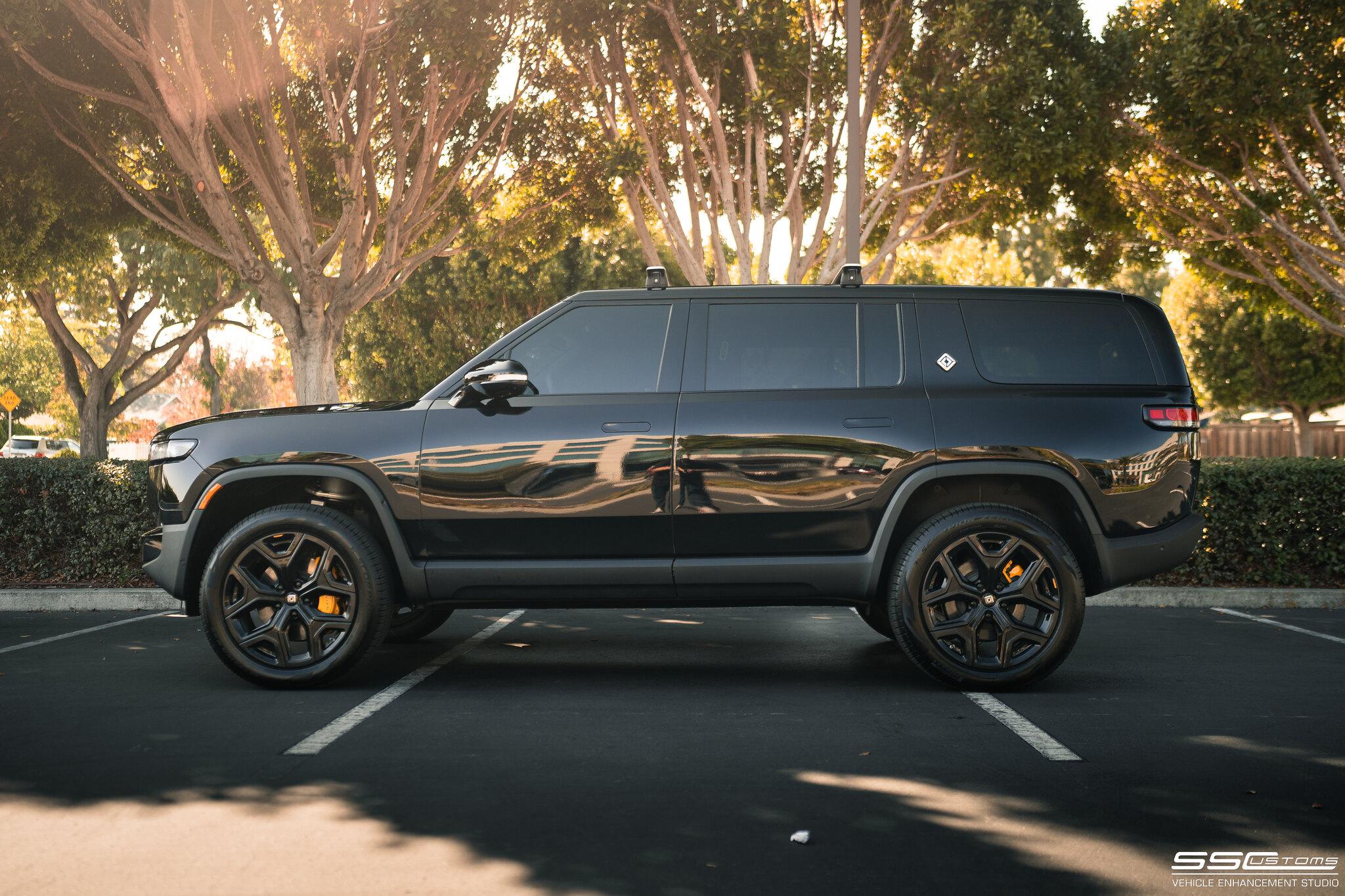 Rivian R1T R1S R1S Chrome Delete 311132802_5817246654981779_5439379116735372258_n