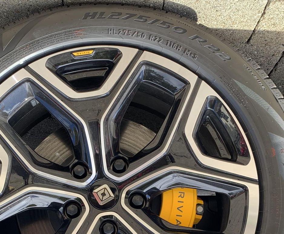 Rivian R1T R1S Just bought new OEM factory 20" AT wheels Pirelli Scorpion 22