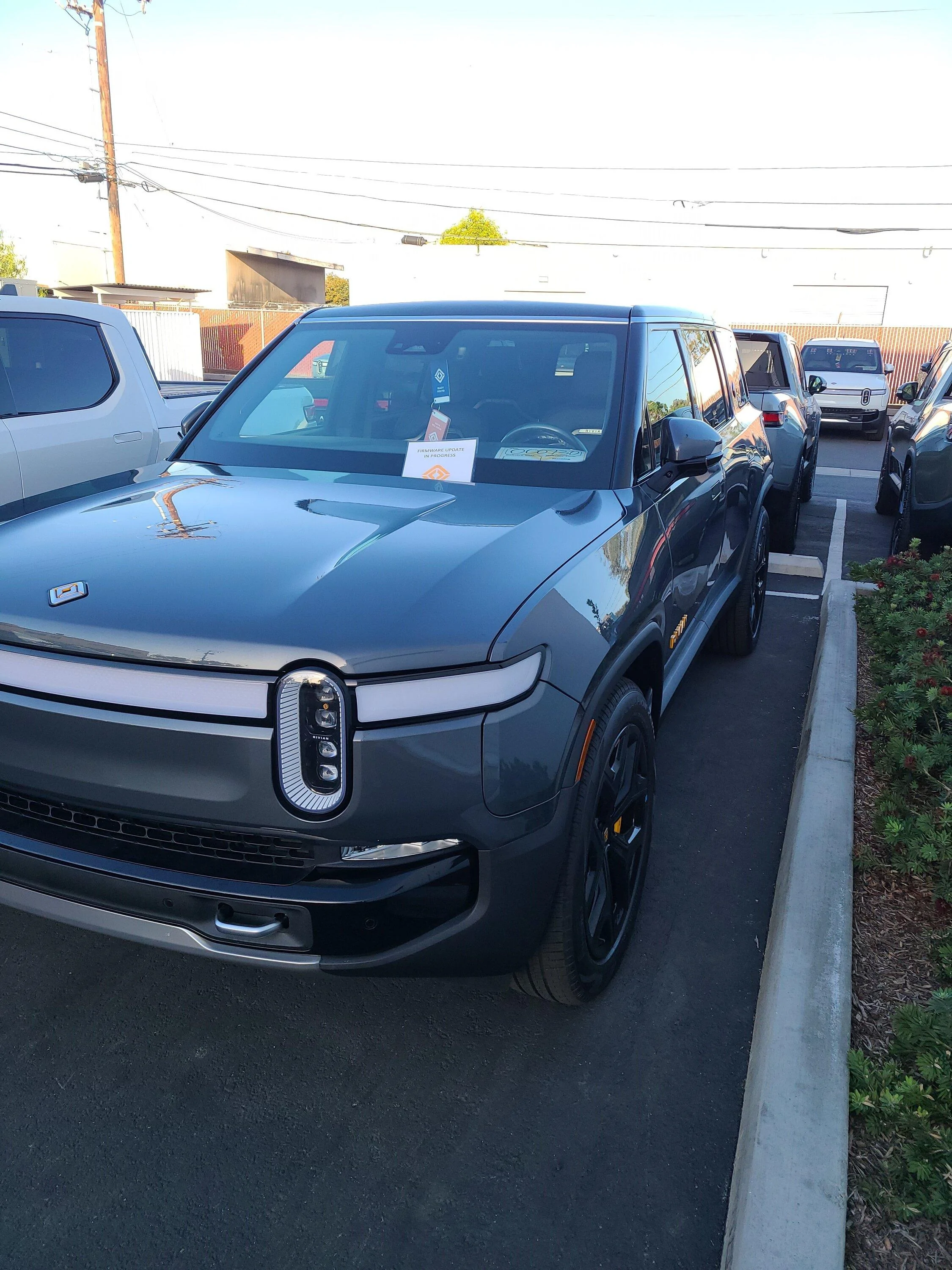 Rivian R1T R1S R1S : Oct-Dec Delivery (Now Jan-Feb or Feb-Mar 2023) R1S 1