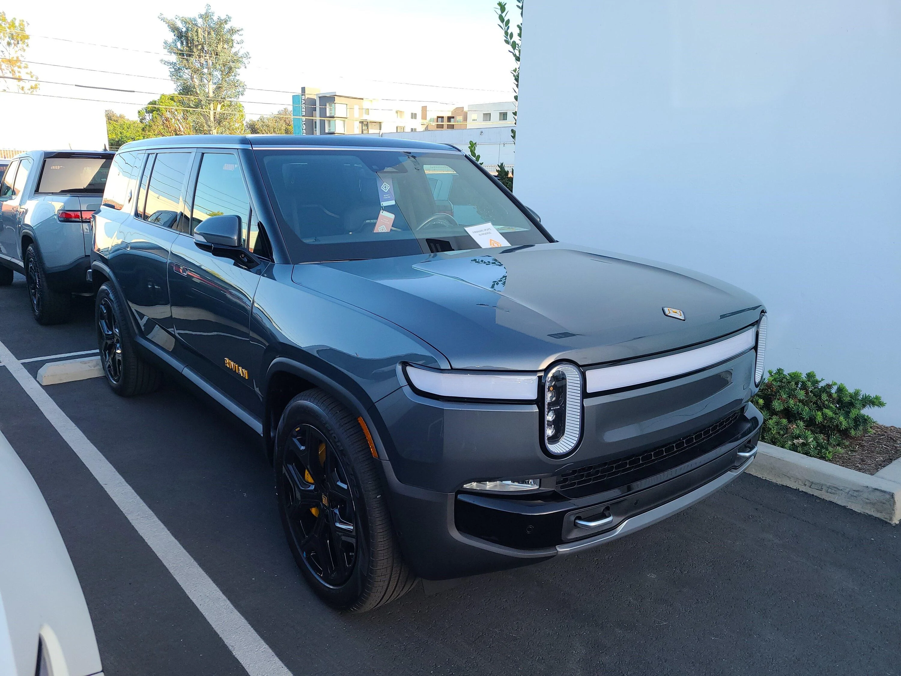 Rivian R1T R1S R1S : Oct-Dec Delivery (Now Jan-Feb or Feb-Mar 2023) R1S 4