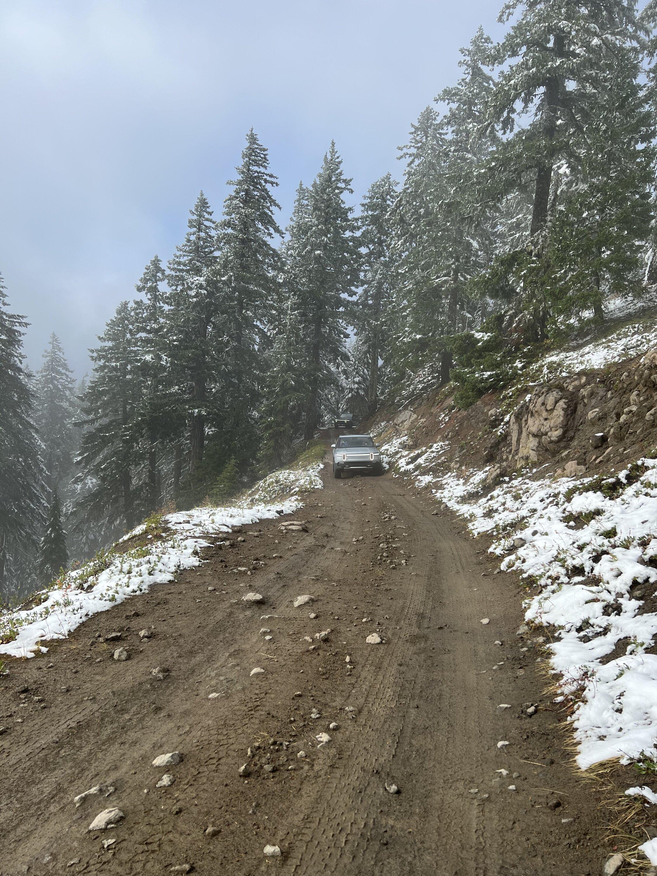 Rivian R1T R1S Rivian group drive over Bennet pass and Gunsight Ridge on Mt. Hood 1D56138F-09CB-4481-BDCE-F4AAEC10B6E5